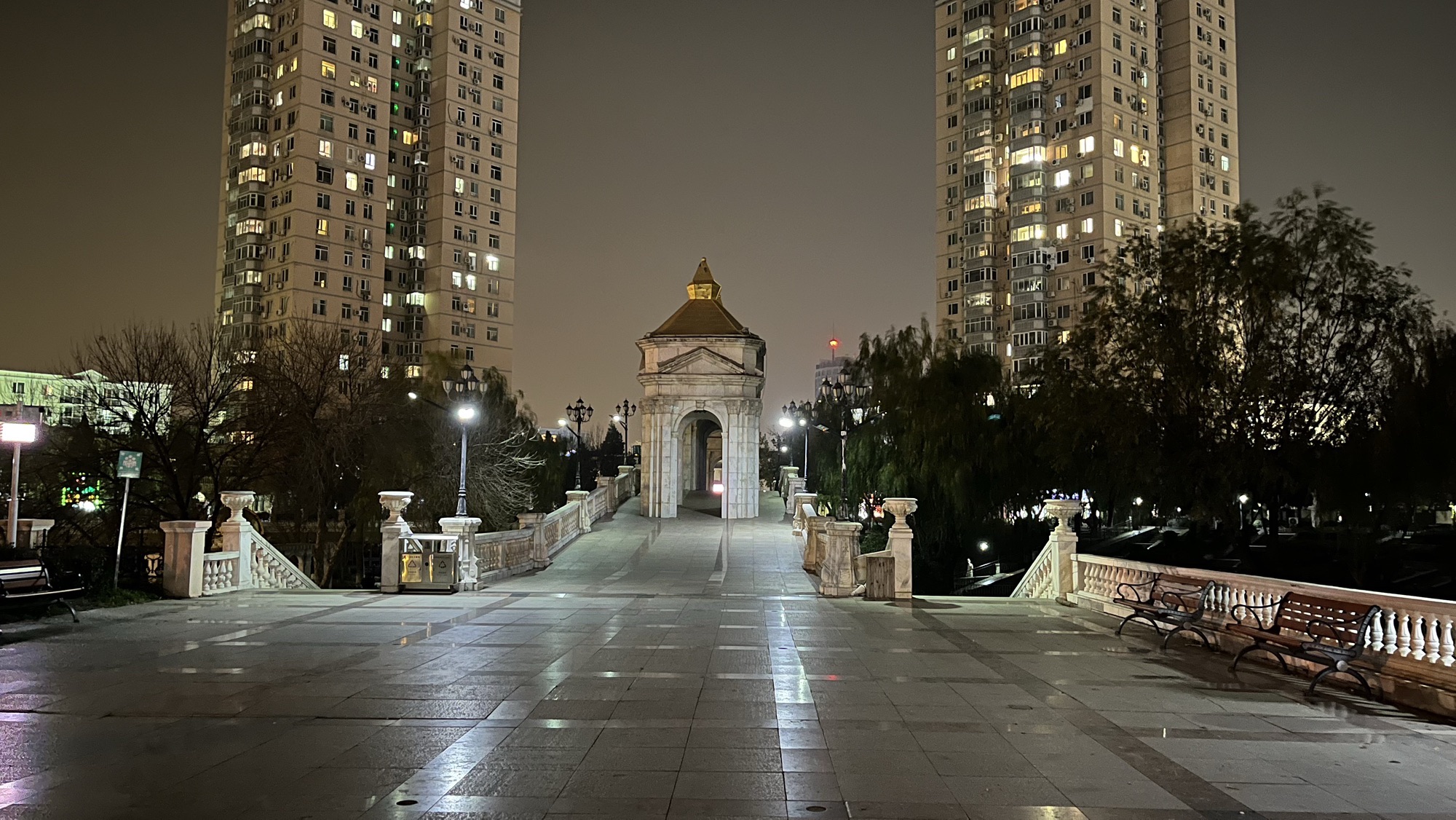 天通苑街心花园下沉广场 - 来广营乡便民圈栖邻生活圈风景名胜服务点实景照片