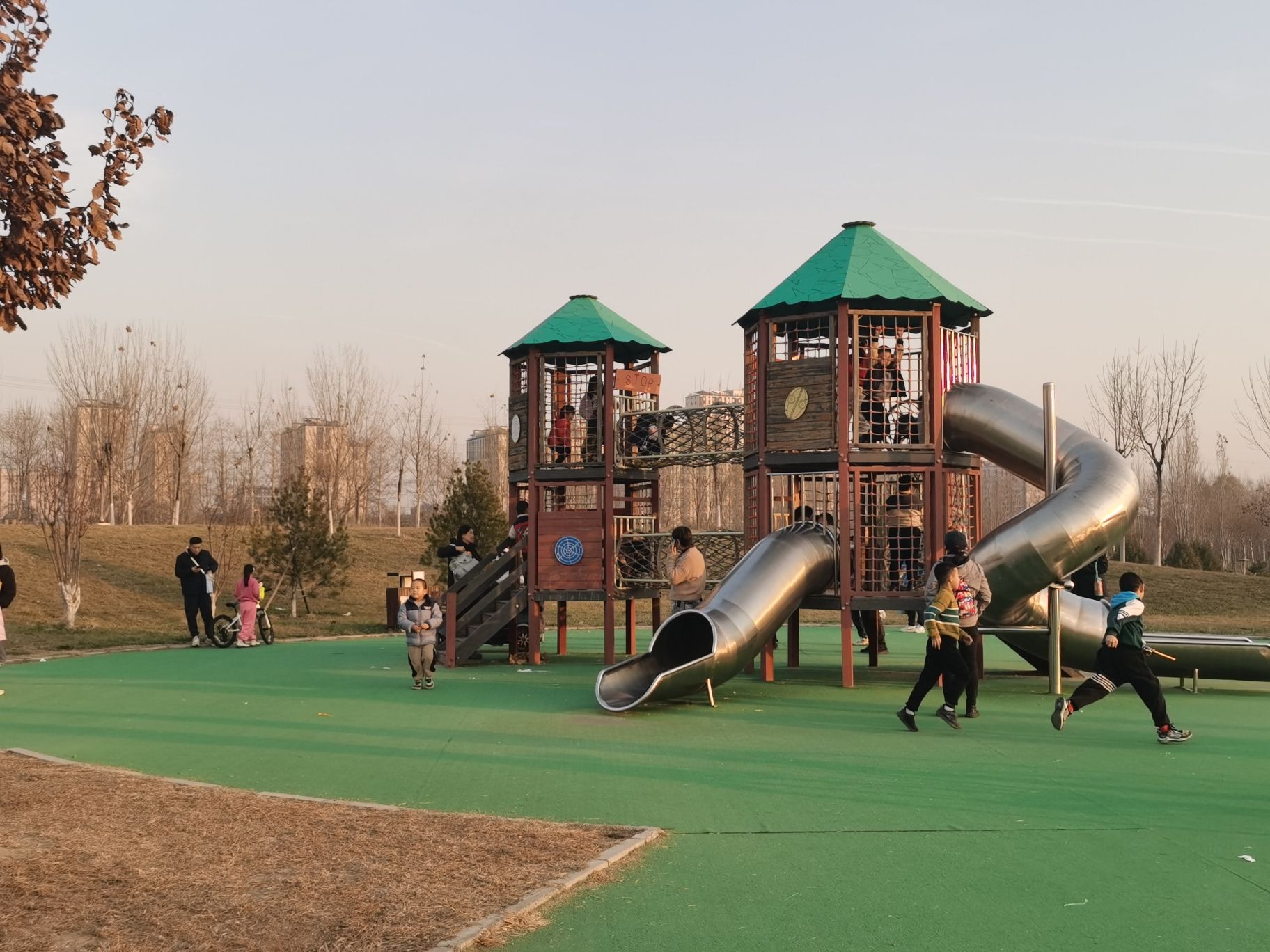 场地封面-足球公园儿童乐园