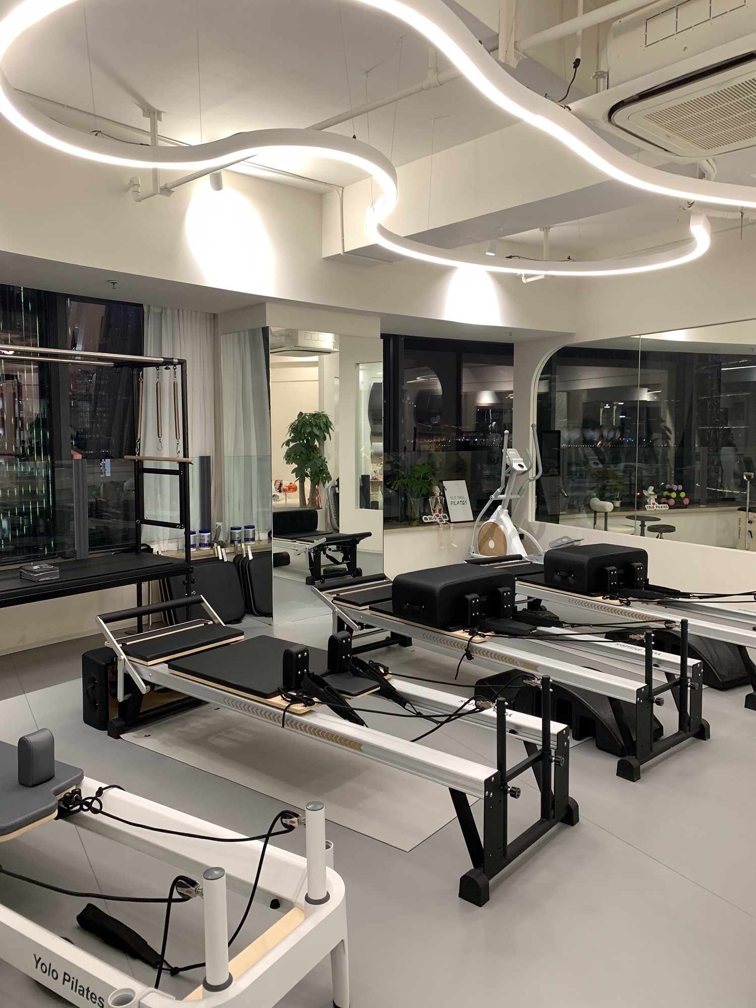 场地封面-YOLO优乐普拉提运动美学空间