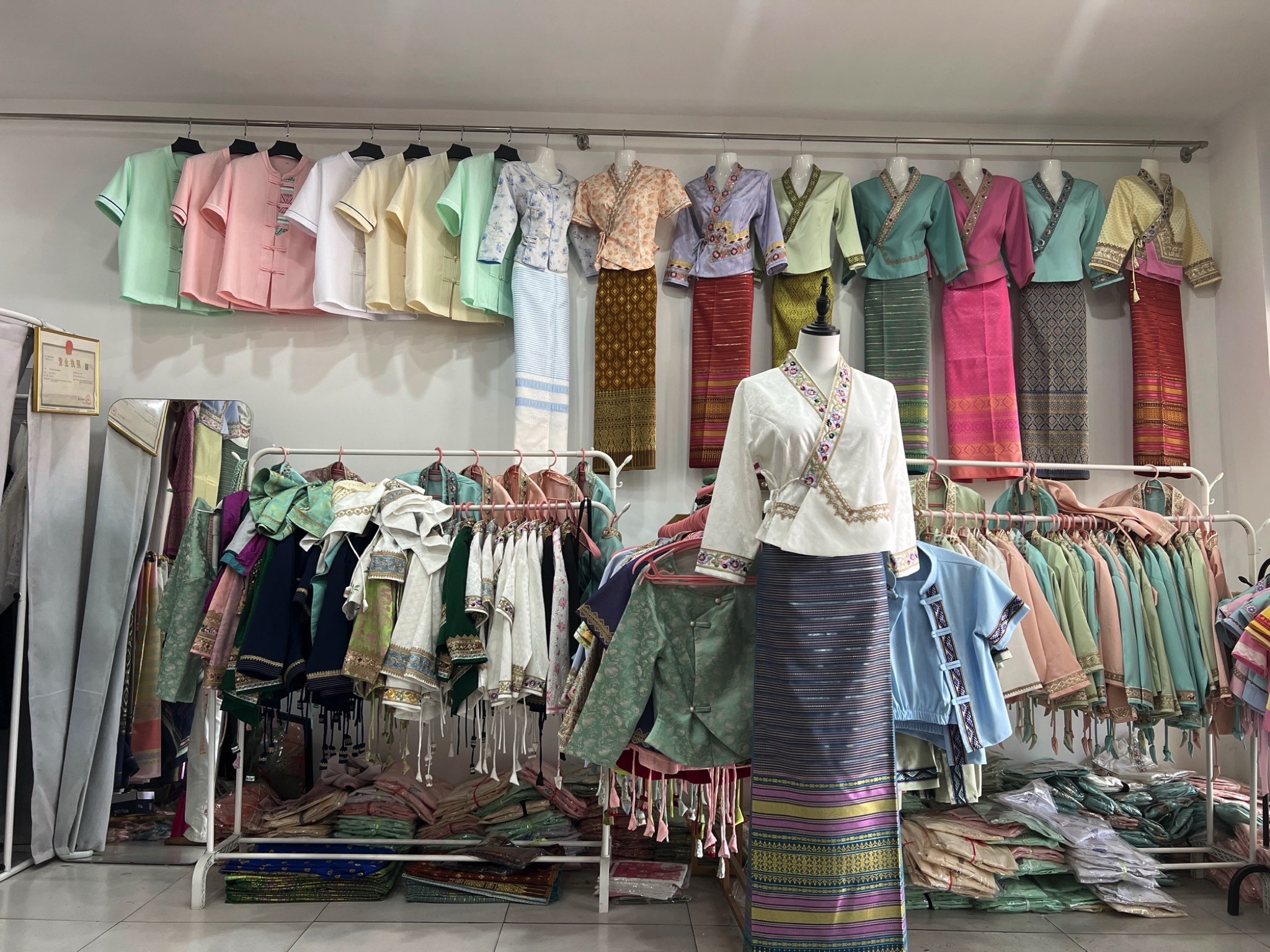 小蛮腰傣装服饰店