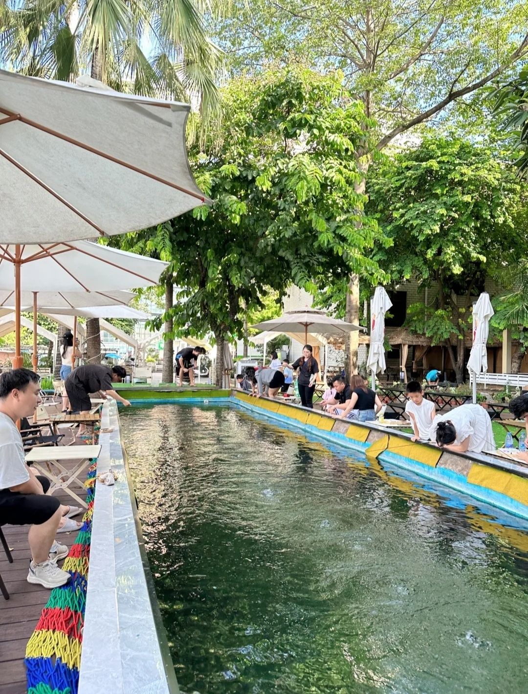 半日闲休闲钓虾馆