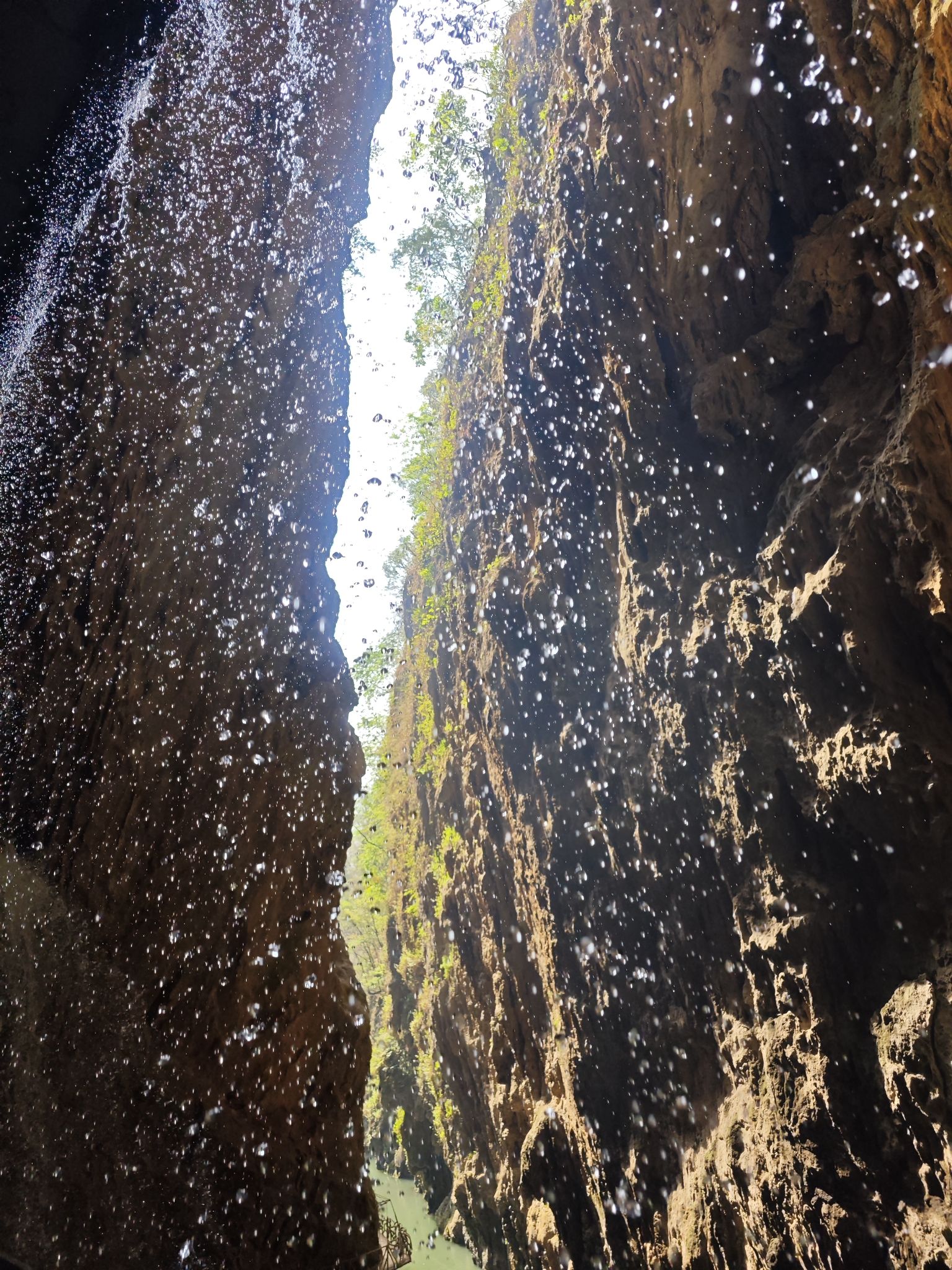 锅圈岩瀑布景区旅行图片 2