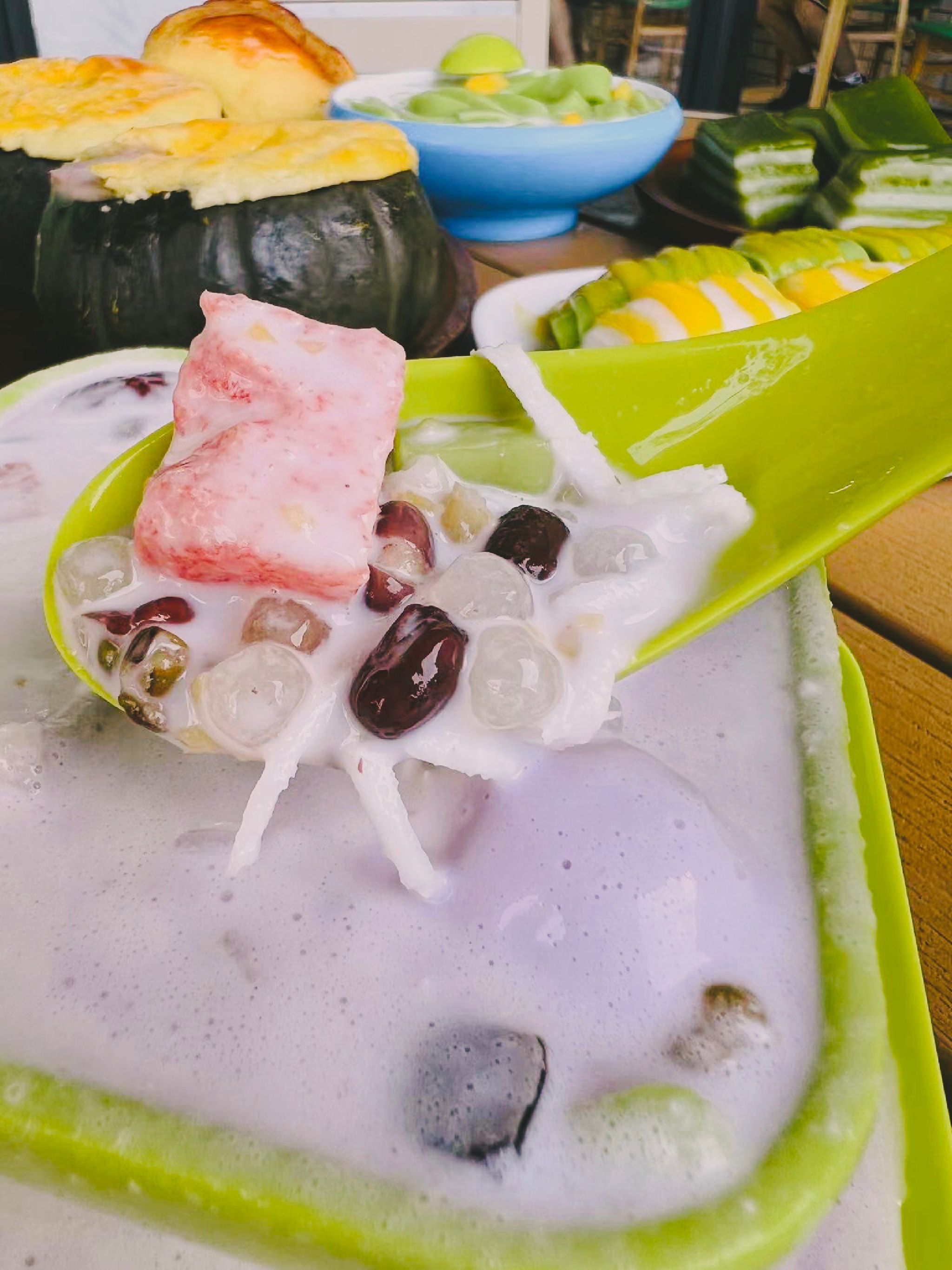 椰村长.冰激凌清补凉.斑斓菠萝包(小镇店)