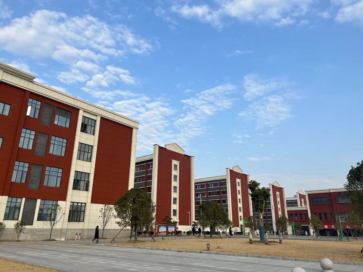 鄂州电子科技学校