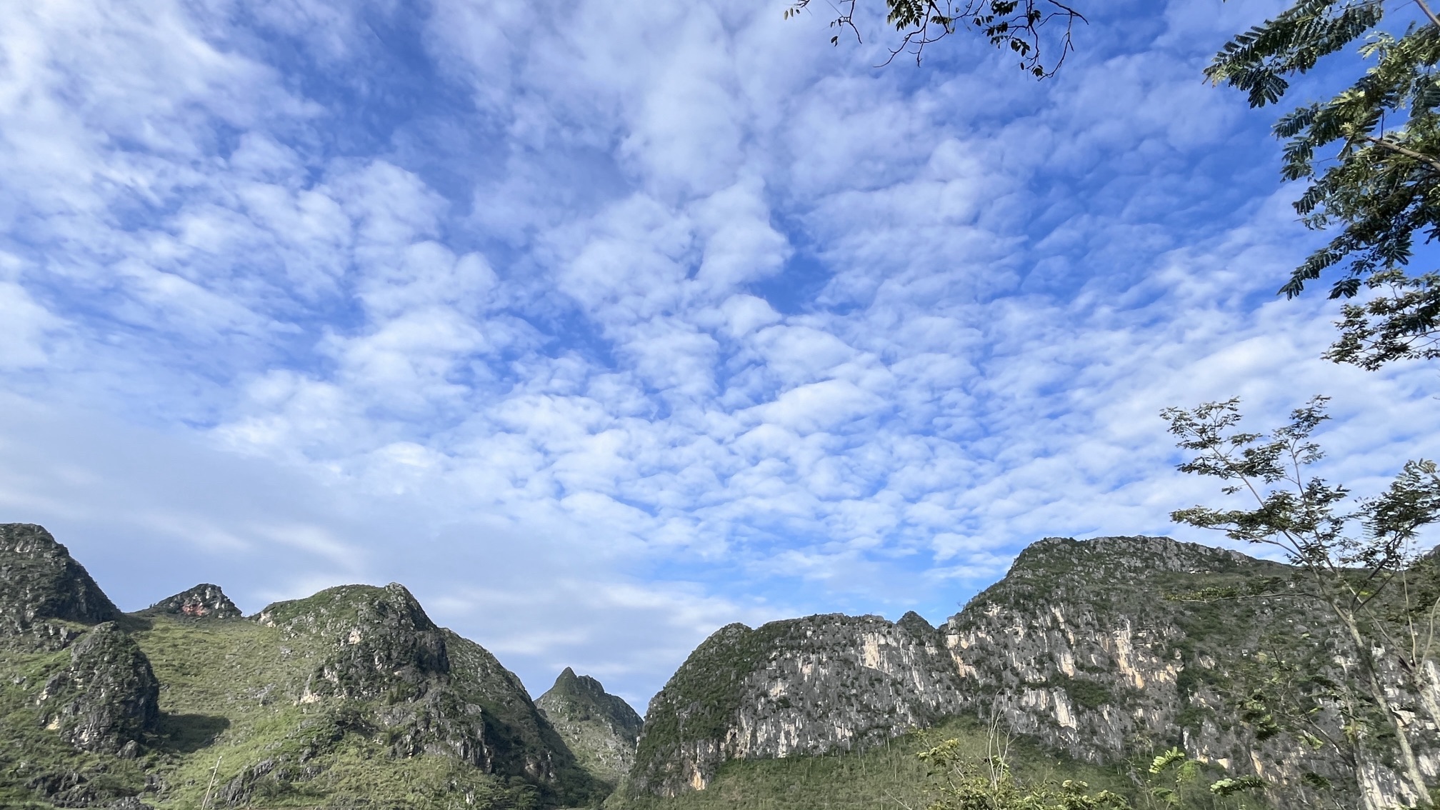 东孟天坑群旅行图片 3