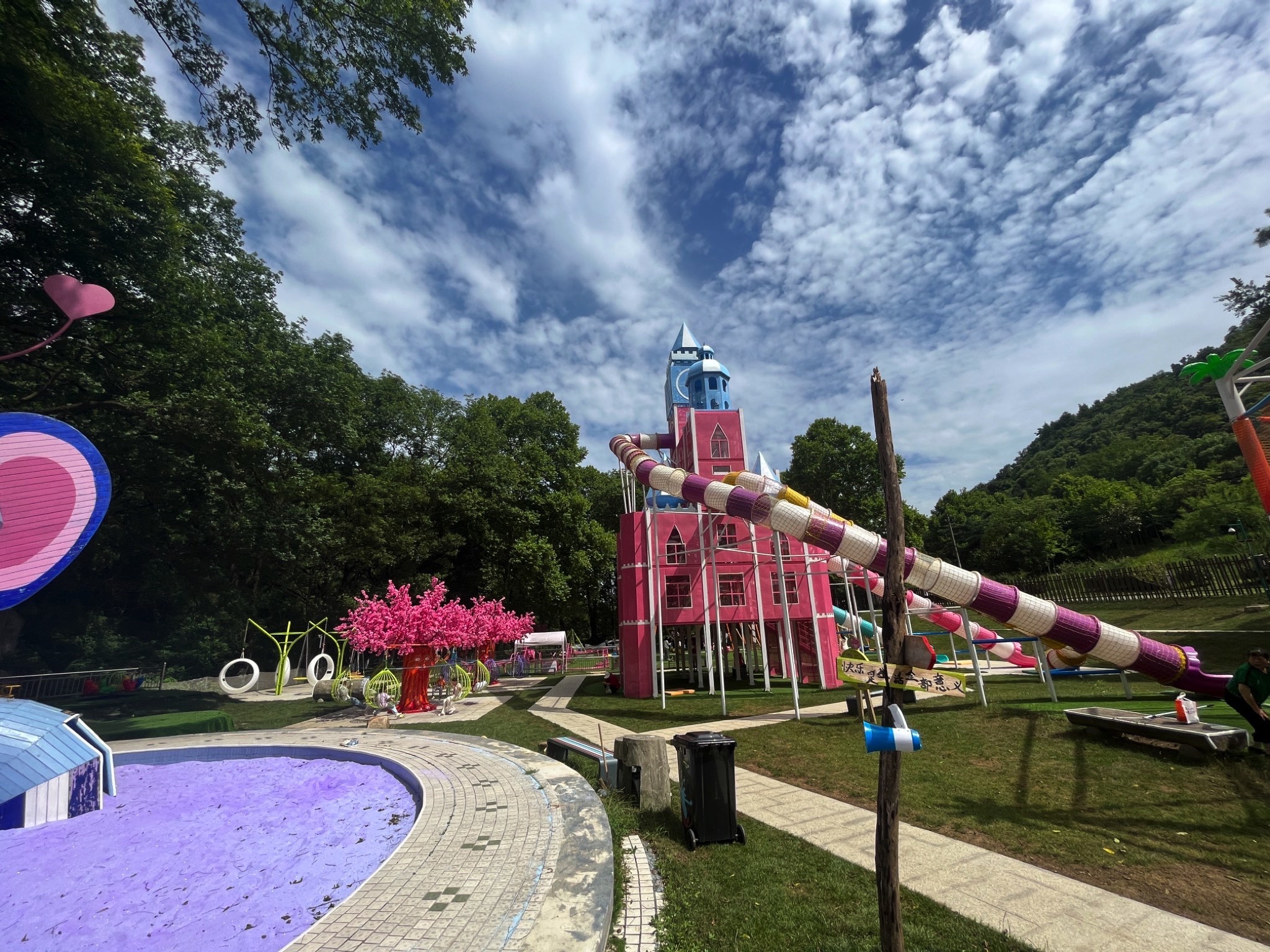 场地封面-熊孩子冒险王国