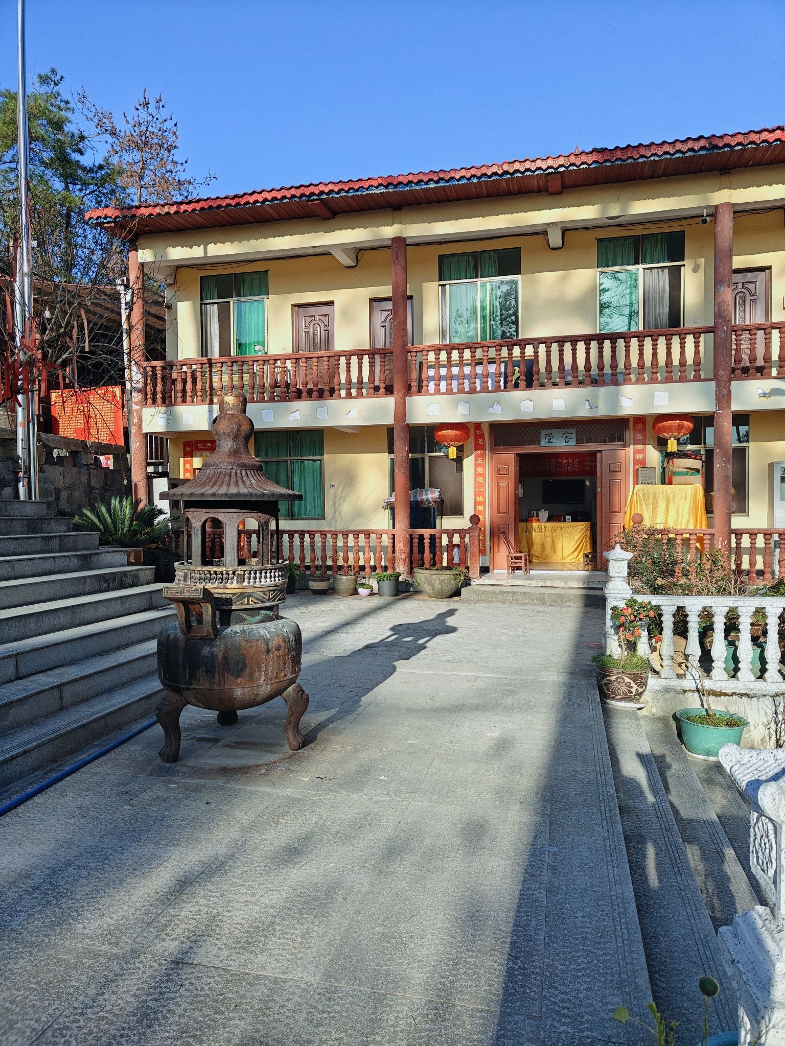 新桥雷音寺实景照片