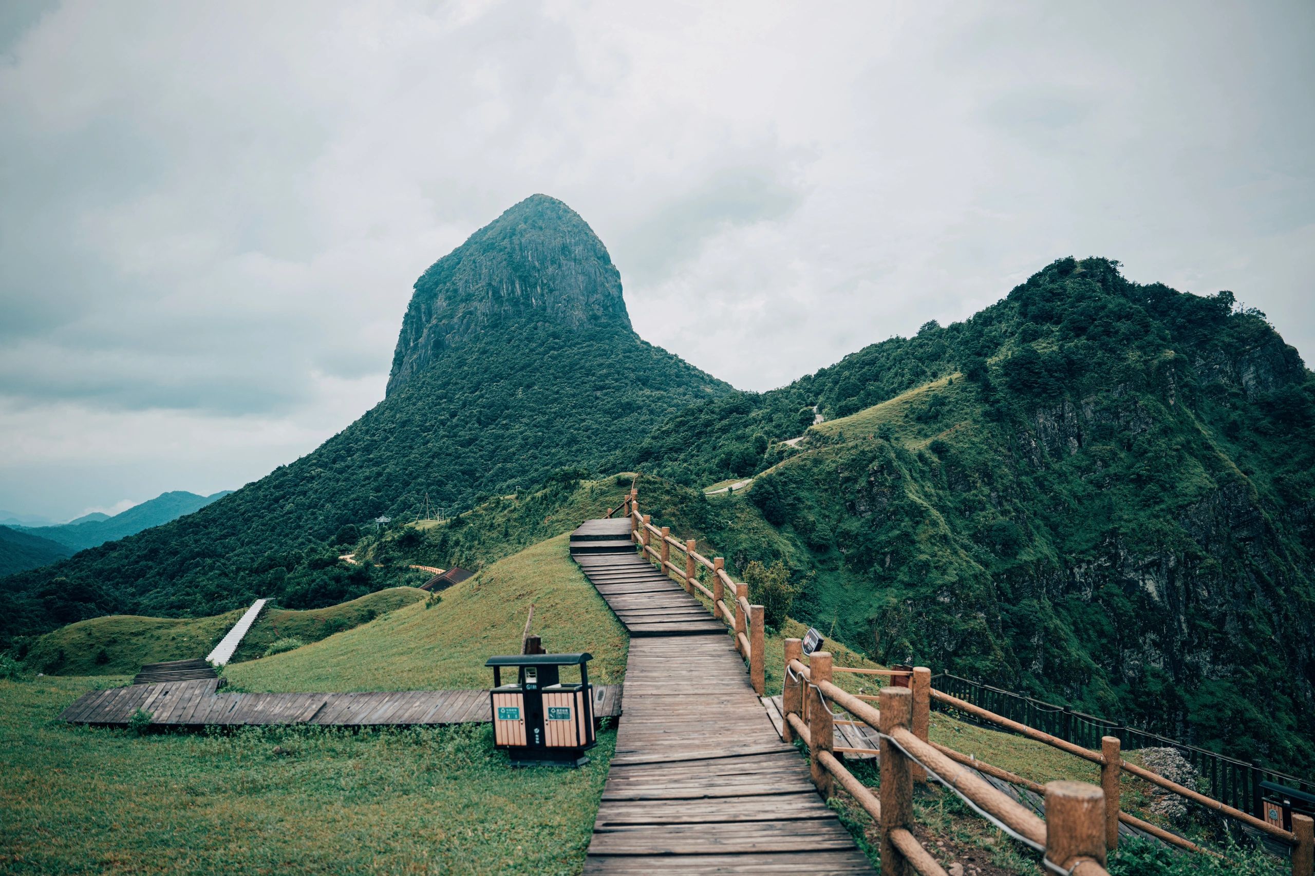广西藤县同心镇天堂顶生态旅游景区(1号风车景点)旅行图片 1