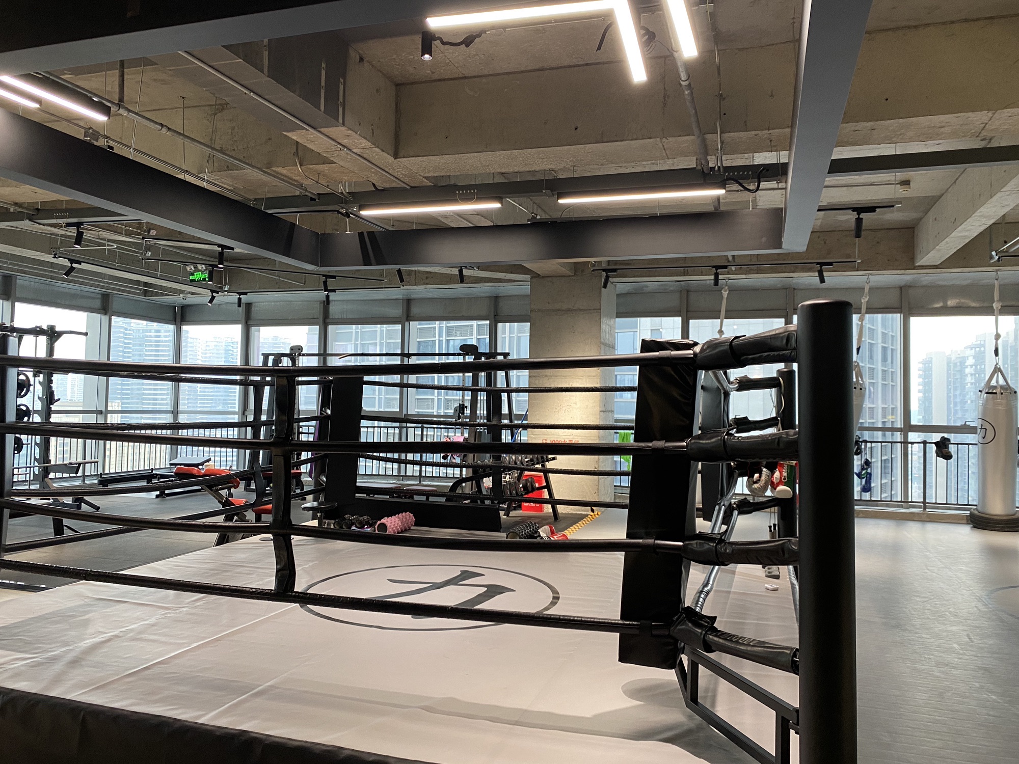 场地封面-力格斗健身(西宸国际A座店)