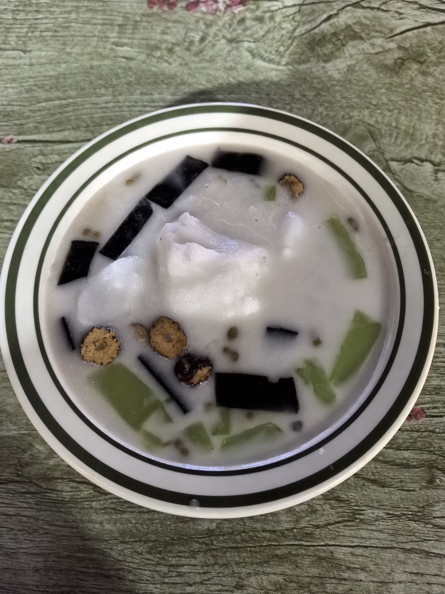 小张清补凉奶茶店(九所新区店)