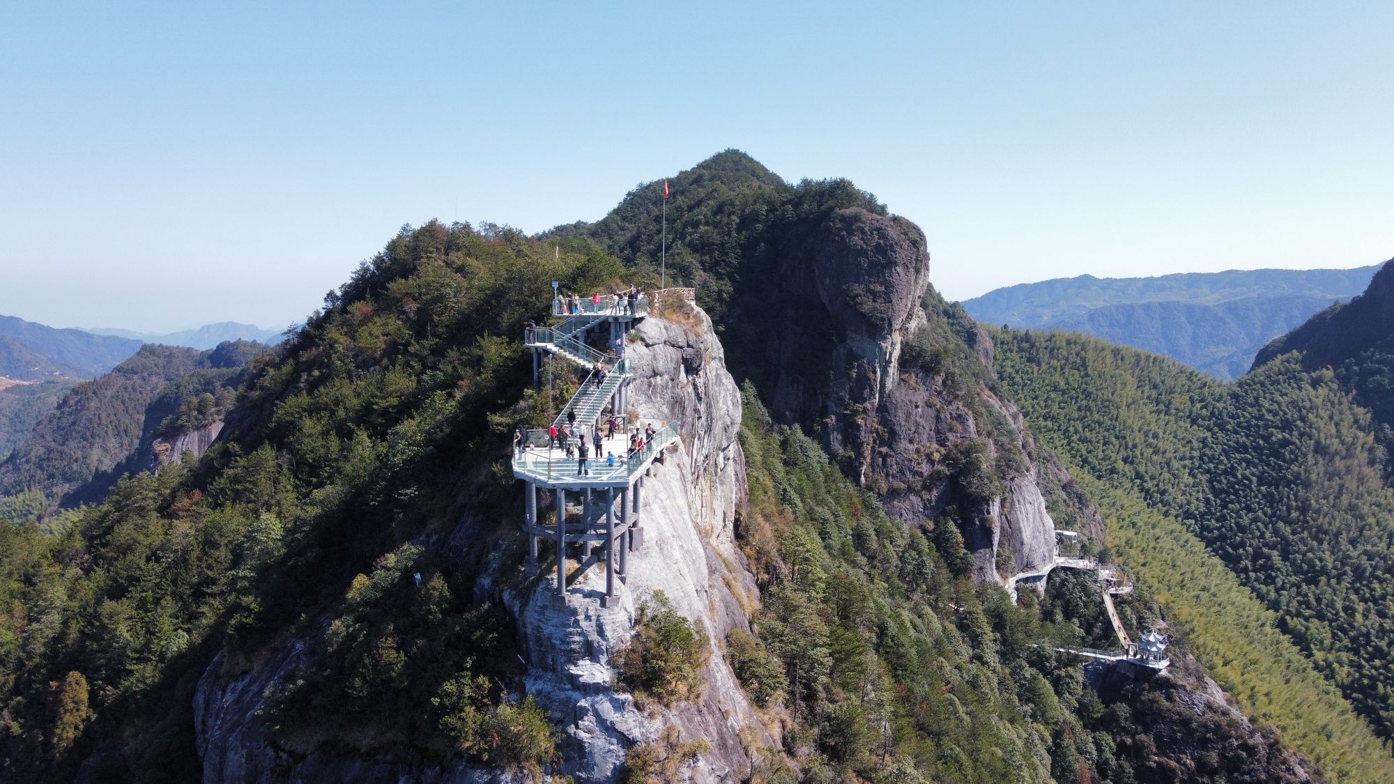 坑头村赛江源人头岩景区旅行图片 1