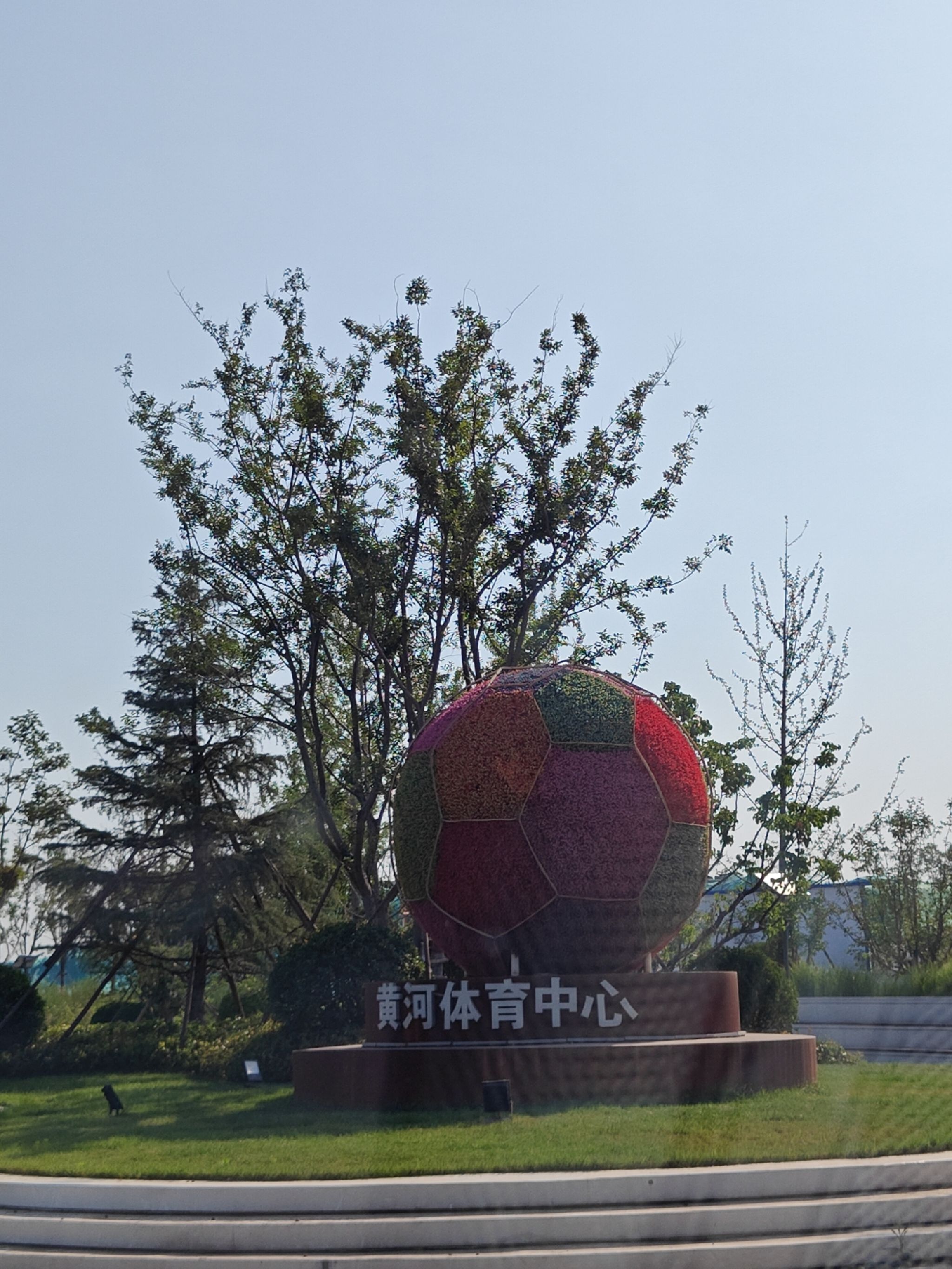 济南黄河体育中心足球场