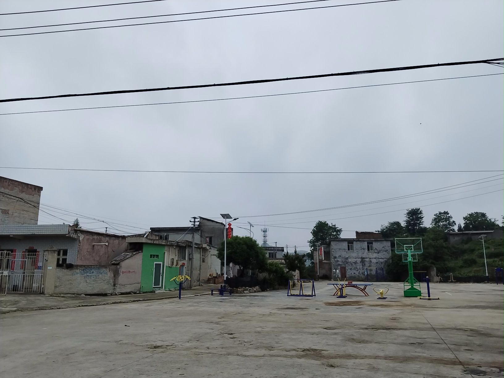 芦官村茶翻寨全民健身广场旅行图片 3
