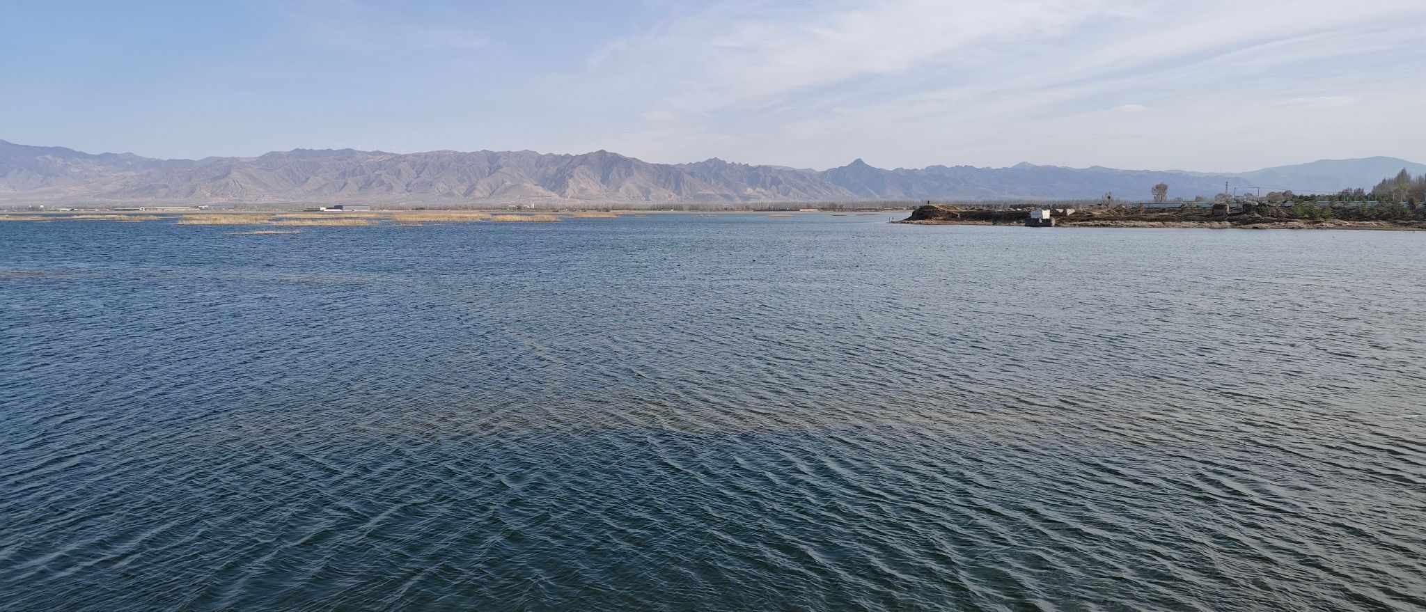 官厅水库湿地公园镜湖翠影