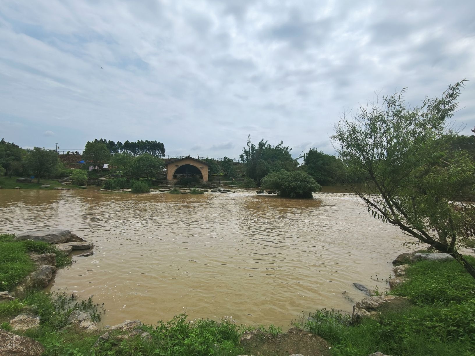 下黎里村少数民族特色村寨古城墙旅行图片 2