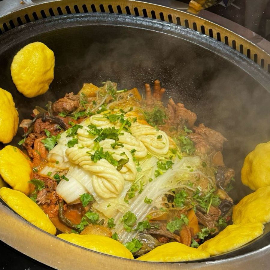 黑土风情铁锅炖(山南店)