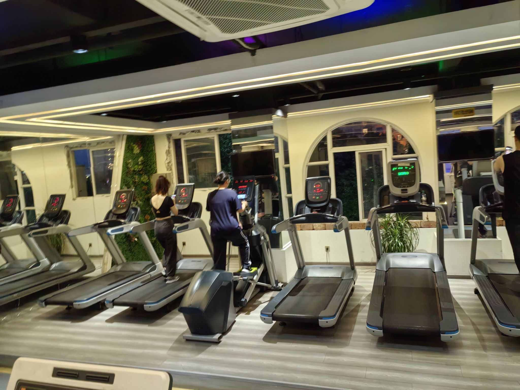 格莱美健身俱乐部