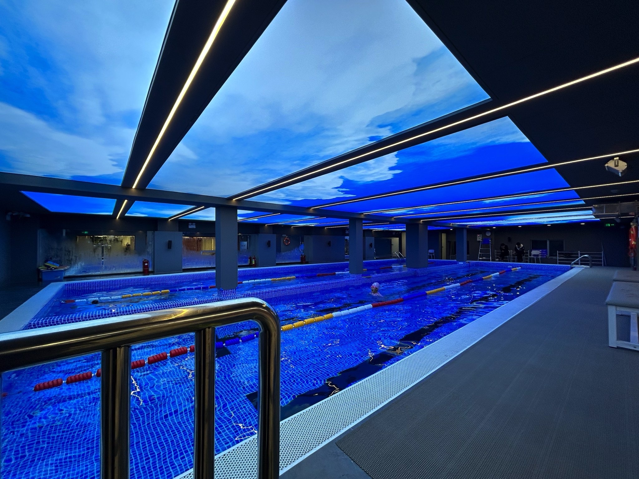 场地封面-小旗鱼游泳培训基地(三元桥店)