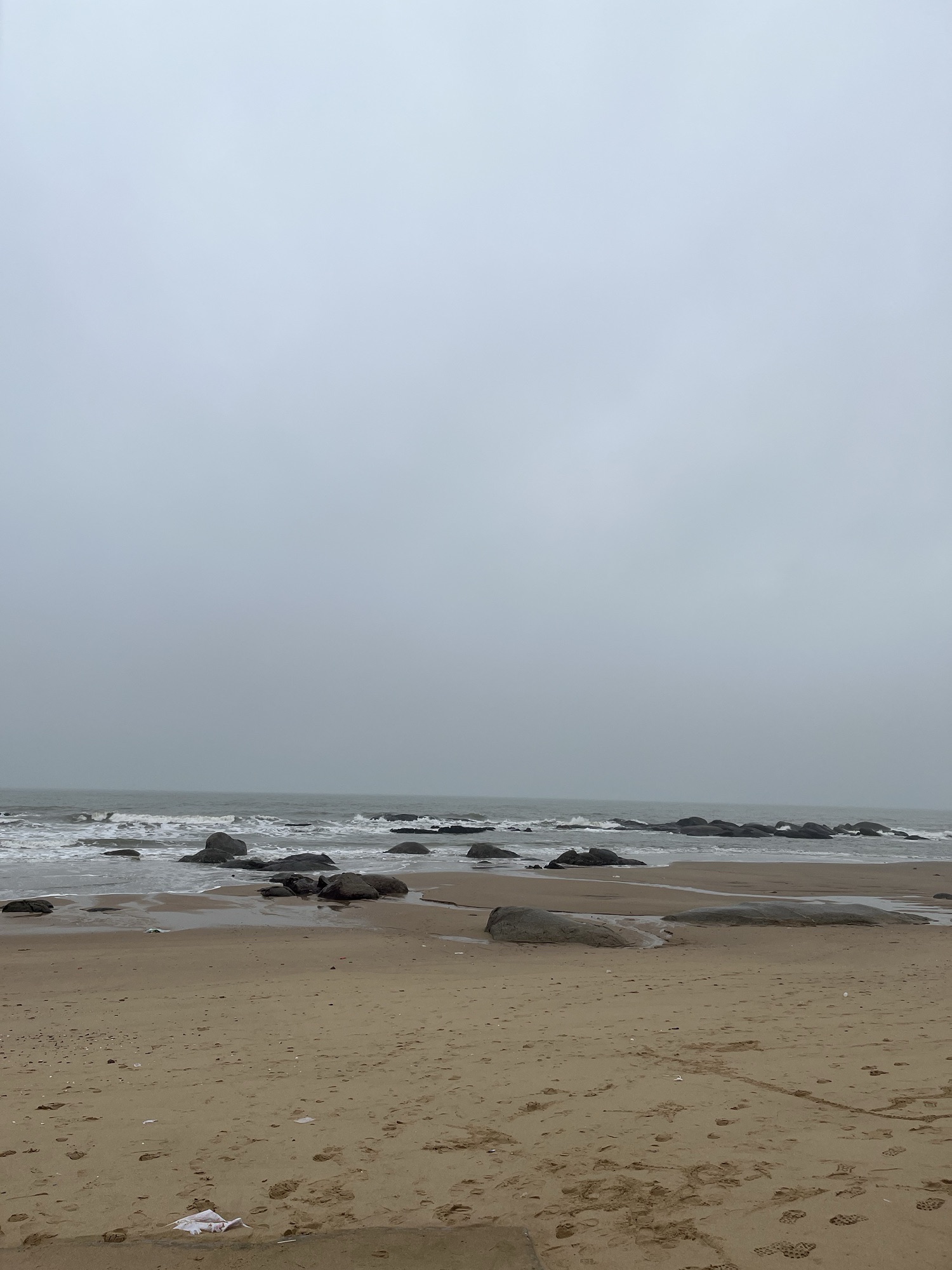 鼎龙湾礁石海滩旅行图片 2