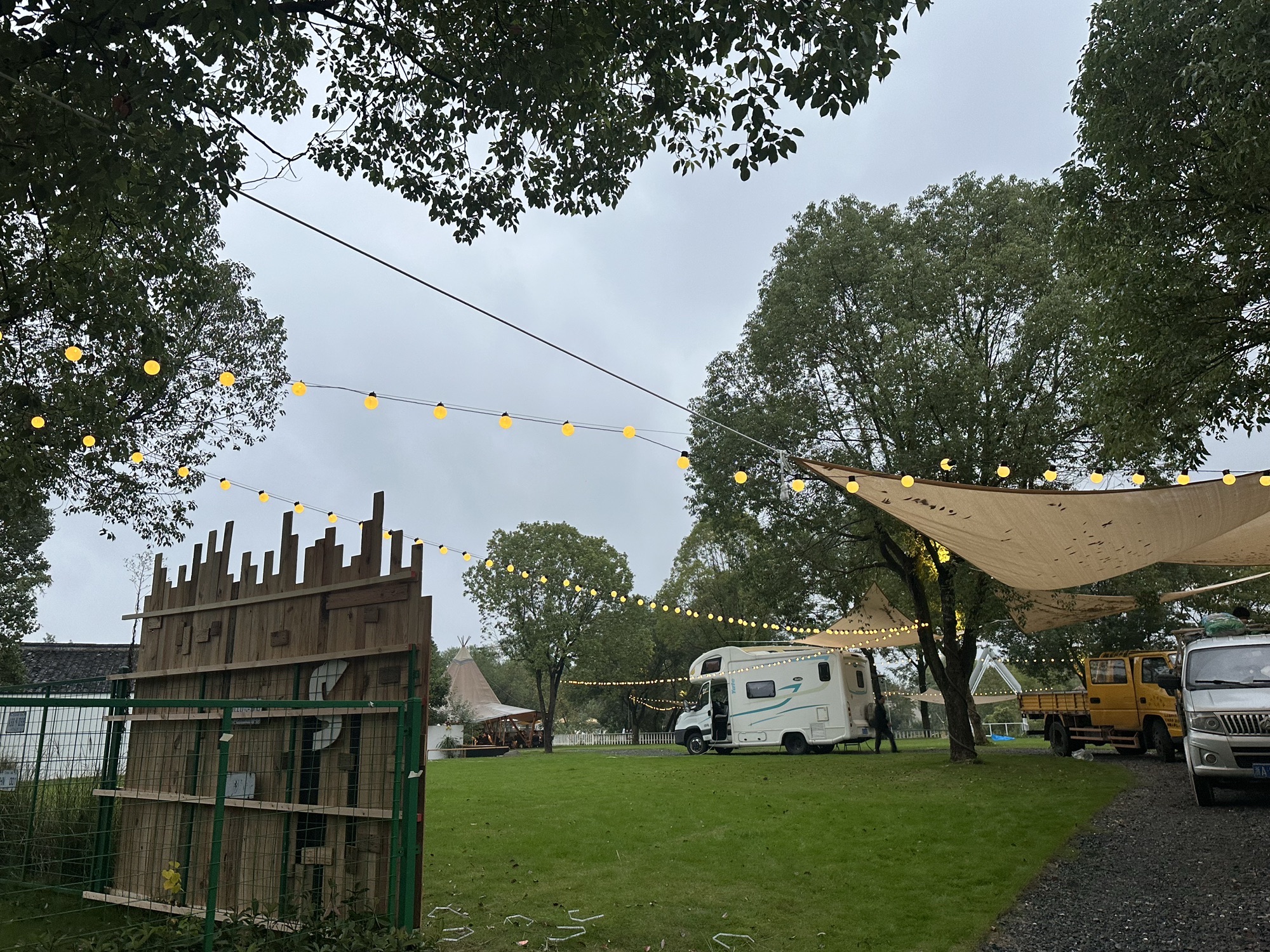 场地封面-蜗小牛房车营地