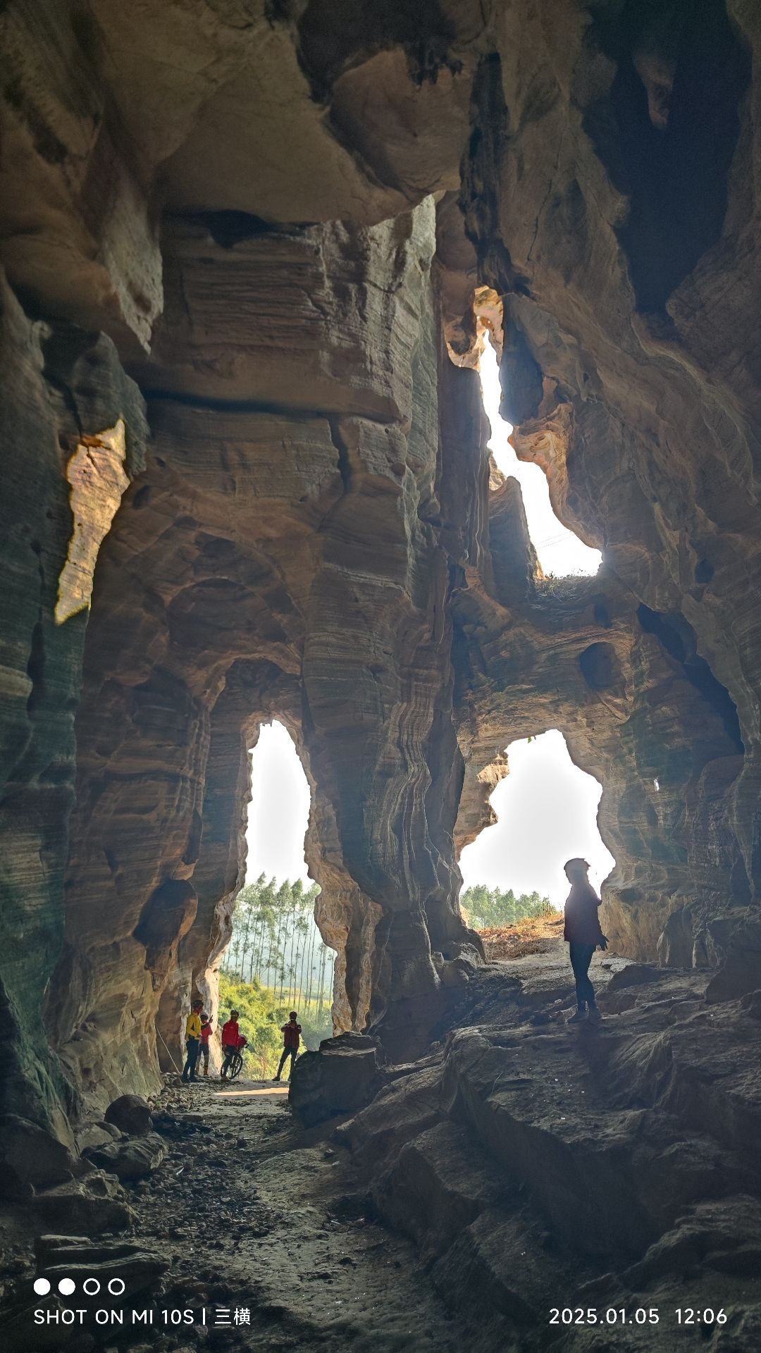 巴敢岩旅行图片 3