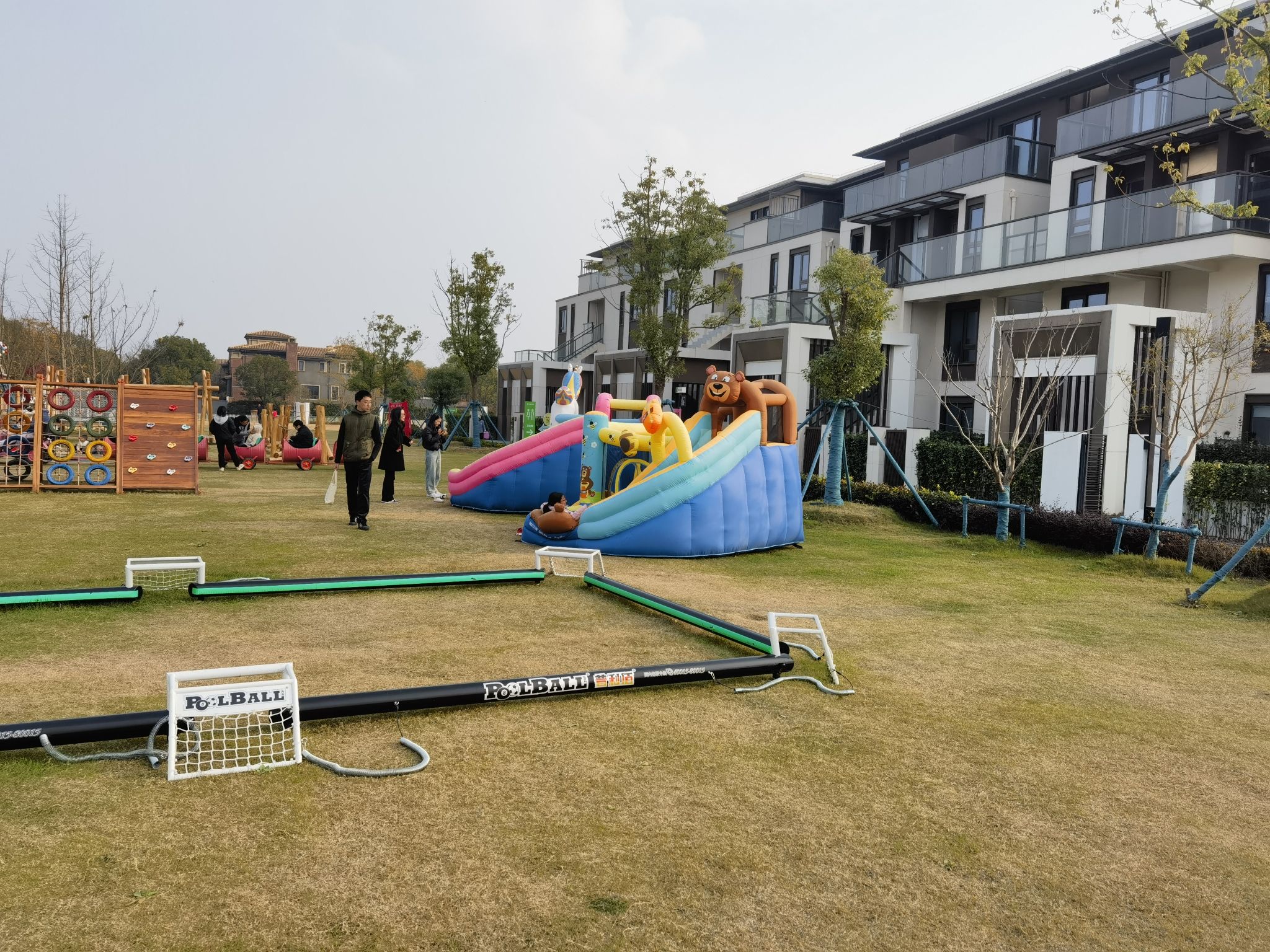 场地封面-滩玩乐园-亲子世界