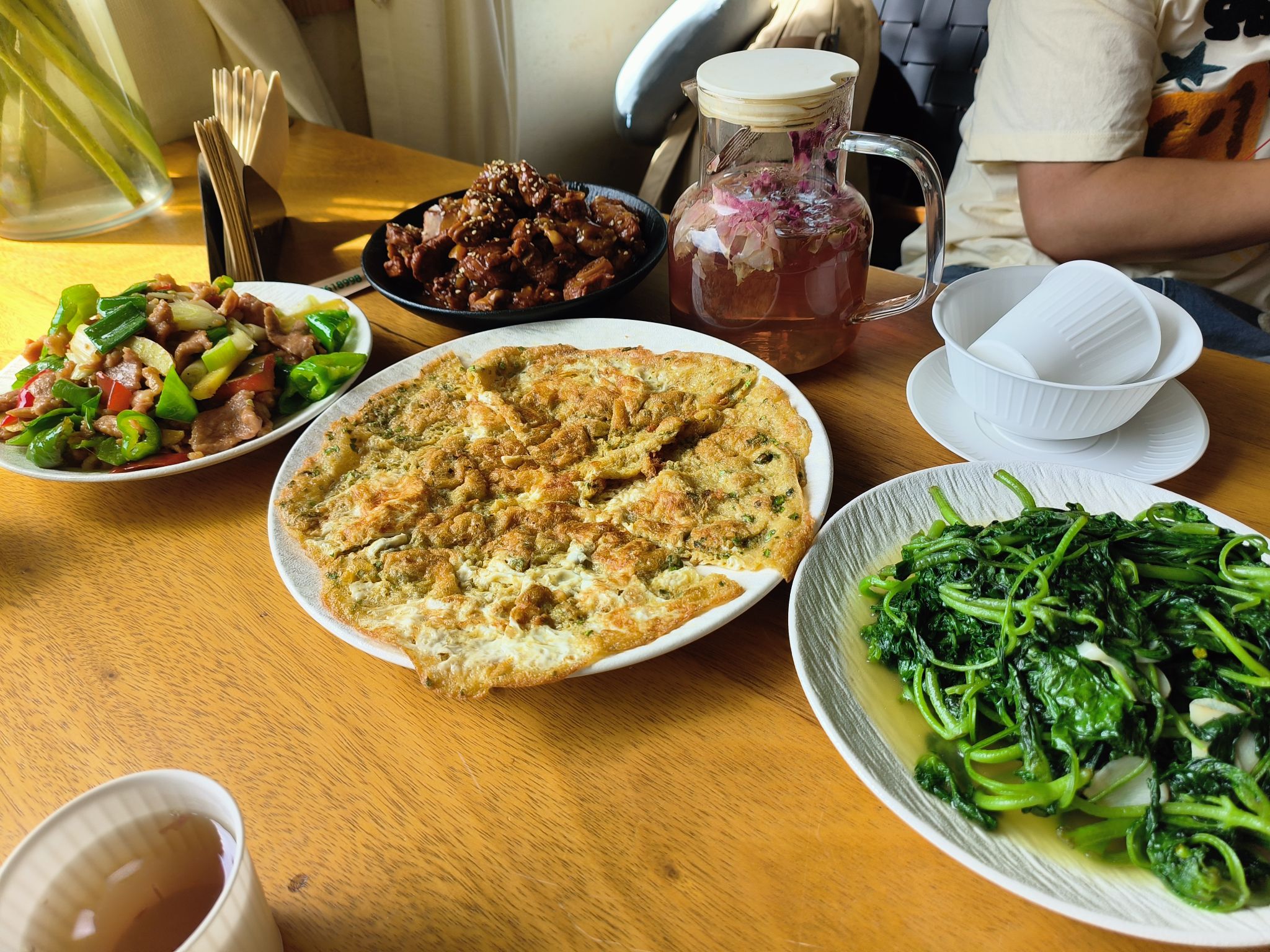 普者黑落日拾光湖畔餐厅