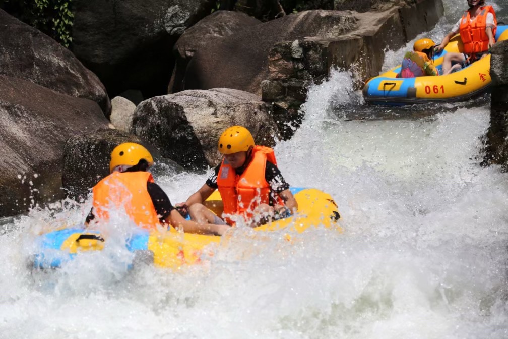 防城港金沙水漂流