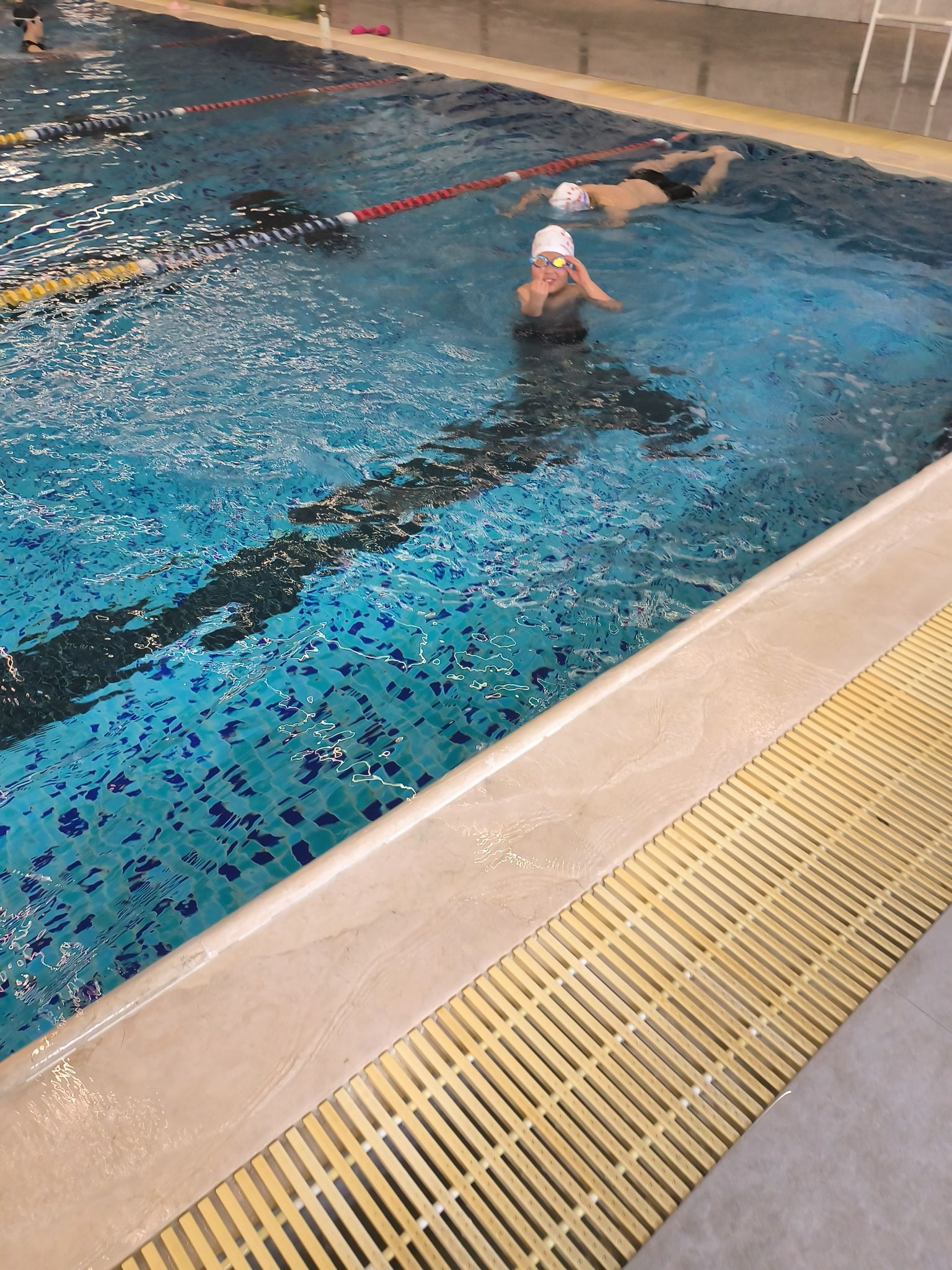 金石一号耐思游泳健身