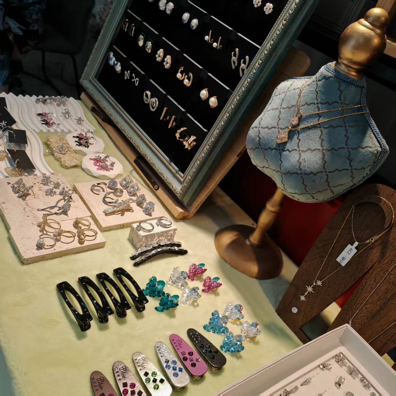 缘来饰妮饰品店