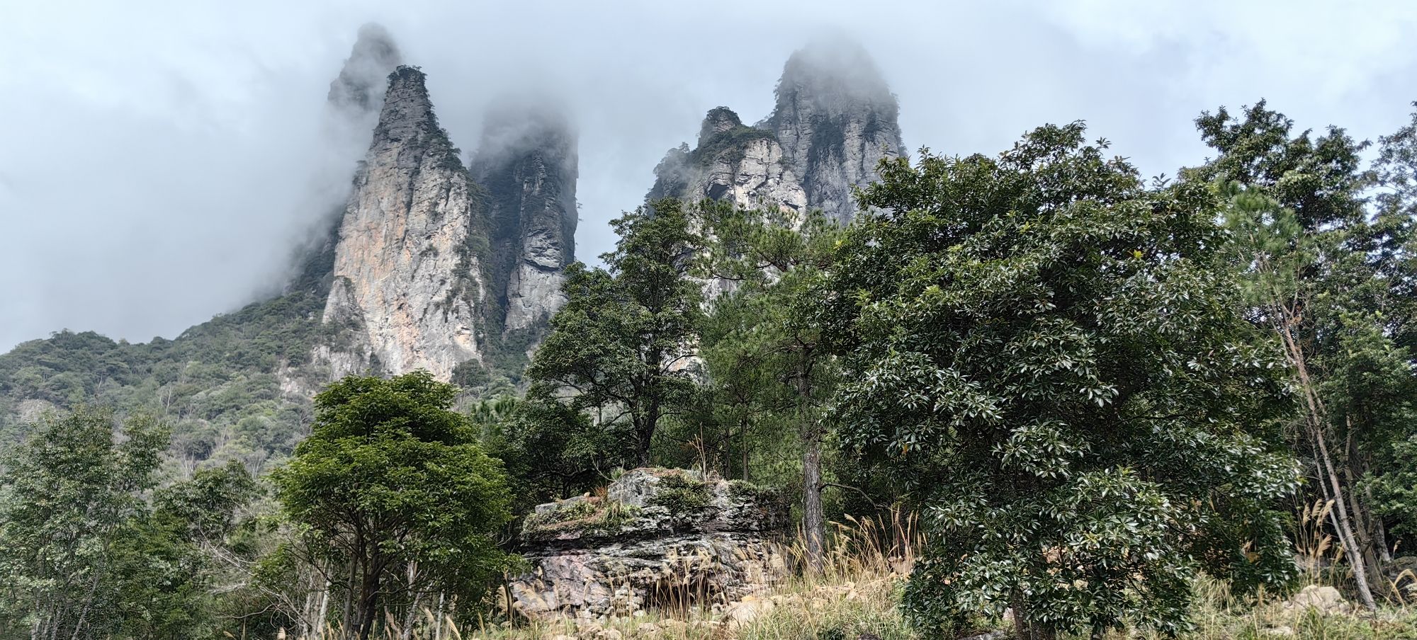 金秀圣堂大峡谷景区旅行图片 3