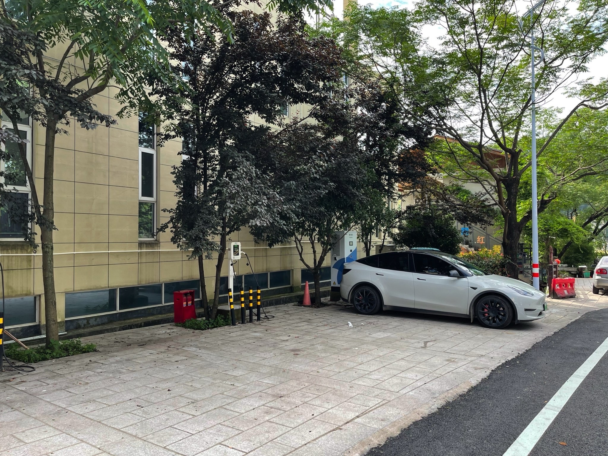 国家电网汽车充电站(浙江省丽水市遂昌县湖山乡湖金段)