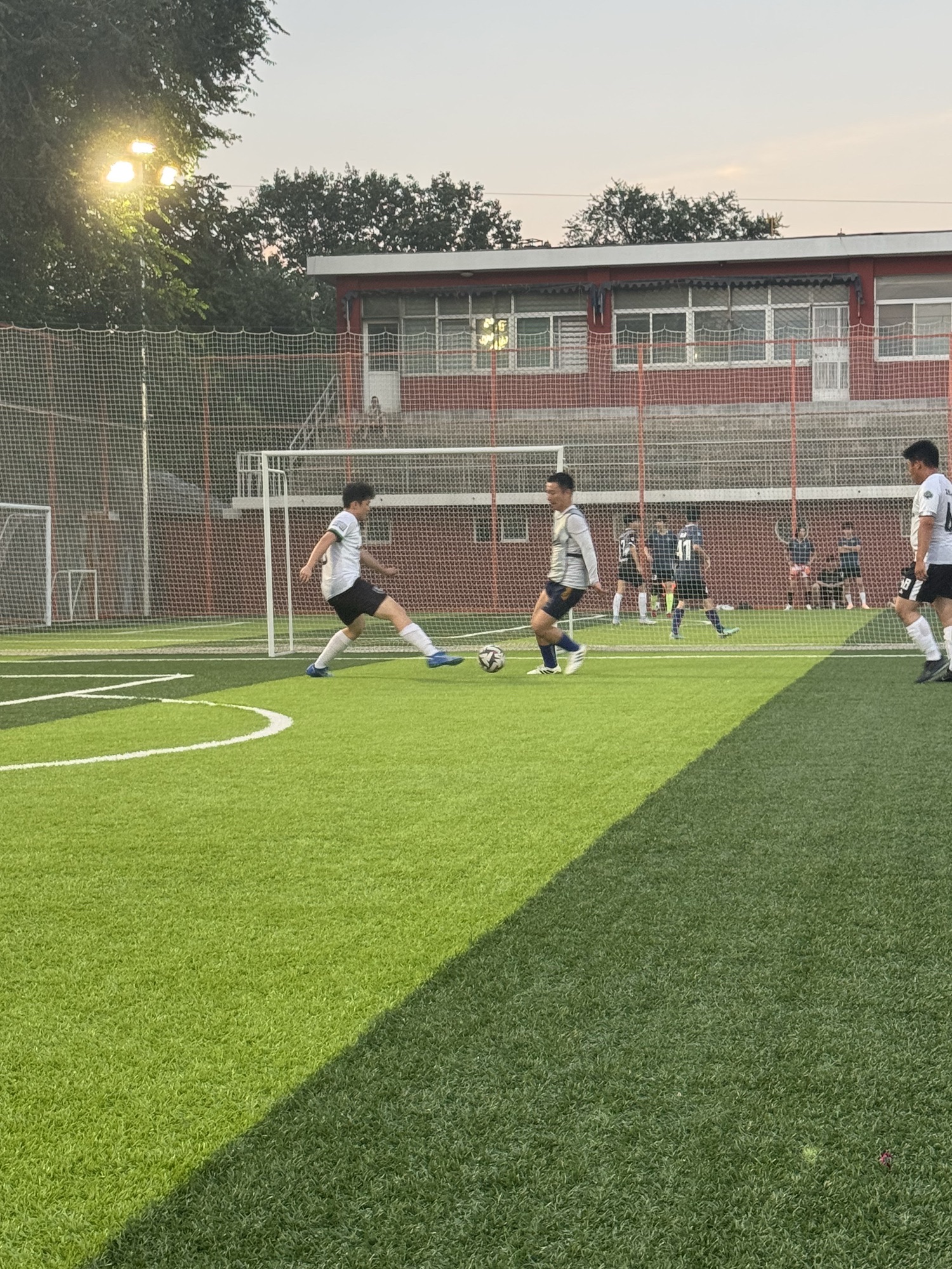 场地封面-虹桥国际足球俱乐部(龙潭湖校区)