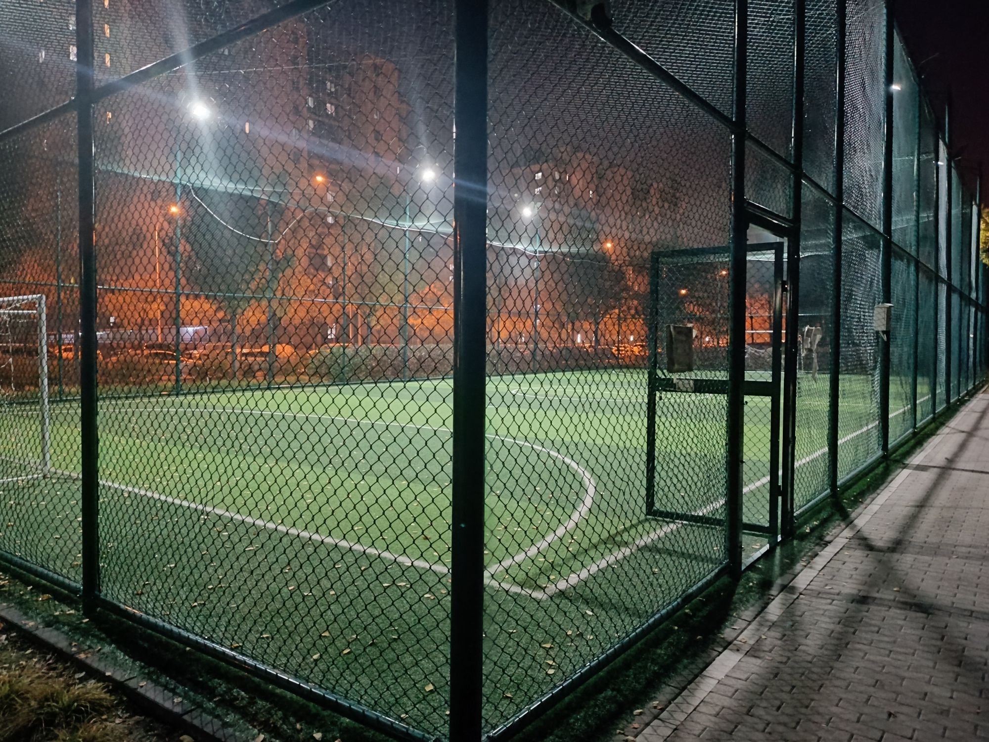 场地封面-皇后店东路足球场