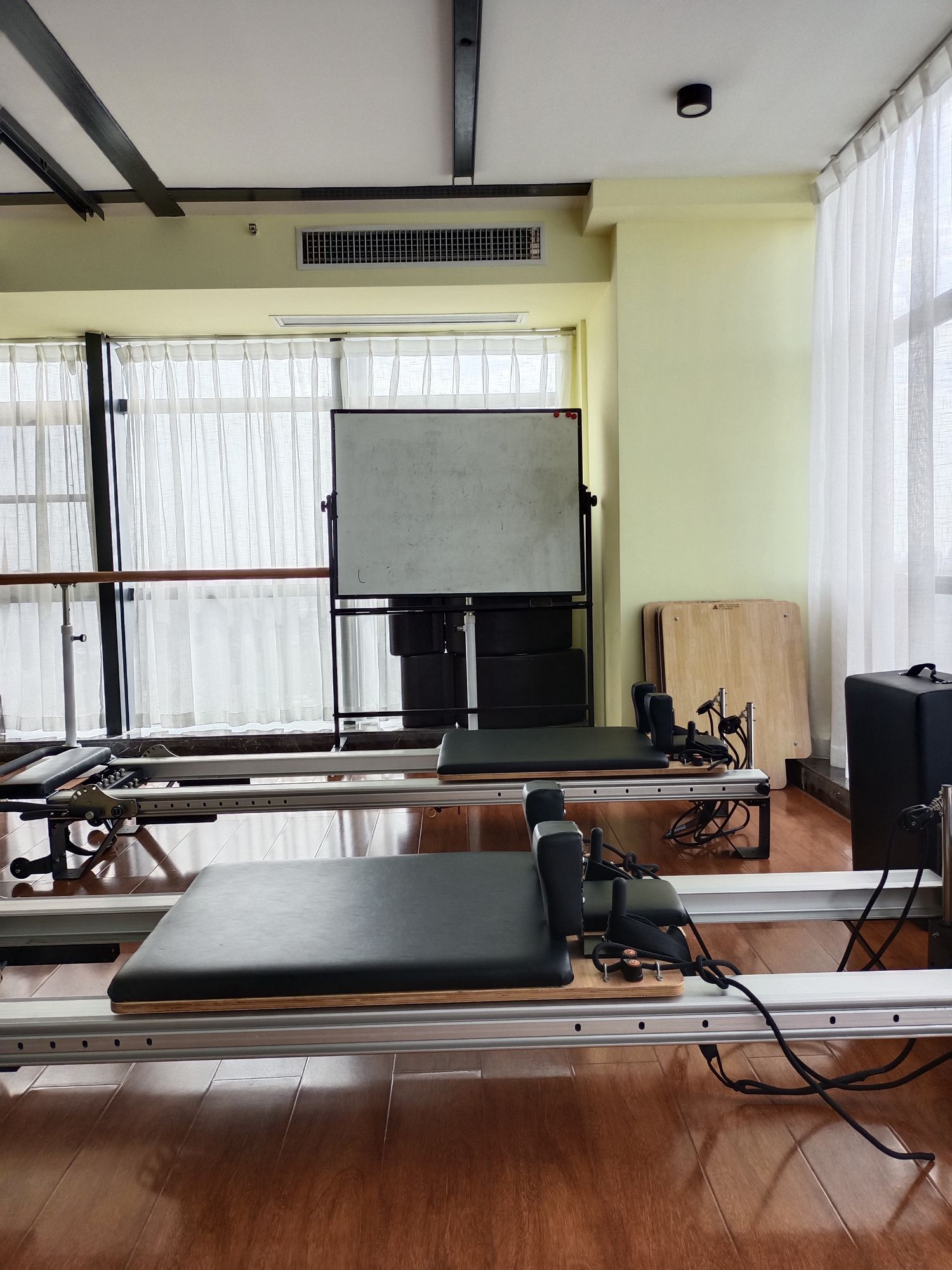 场地封面-奔萌亦舍瑜伽普拉提(汉口店)