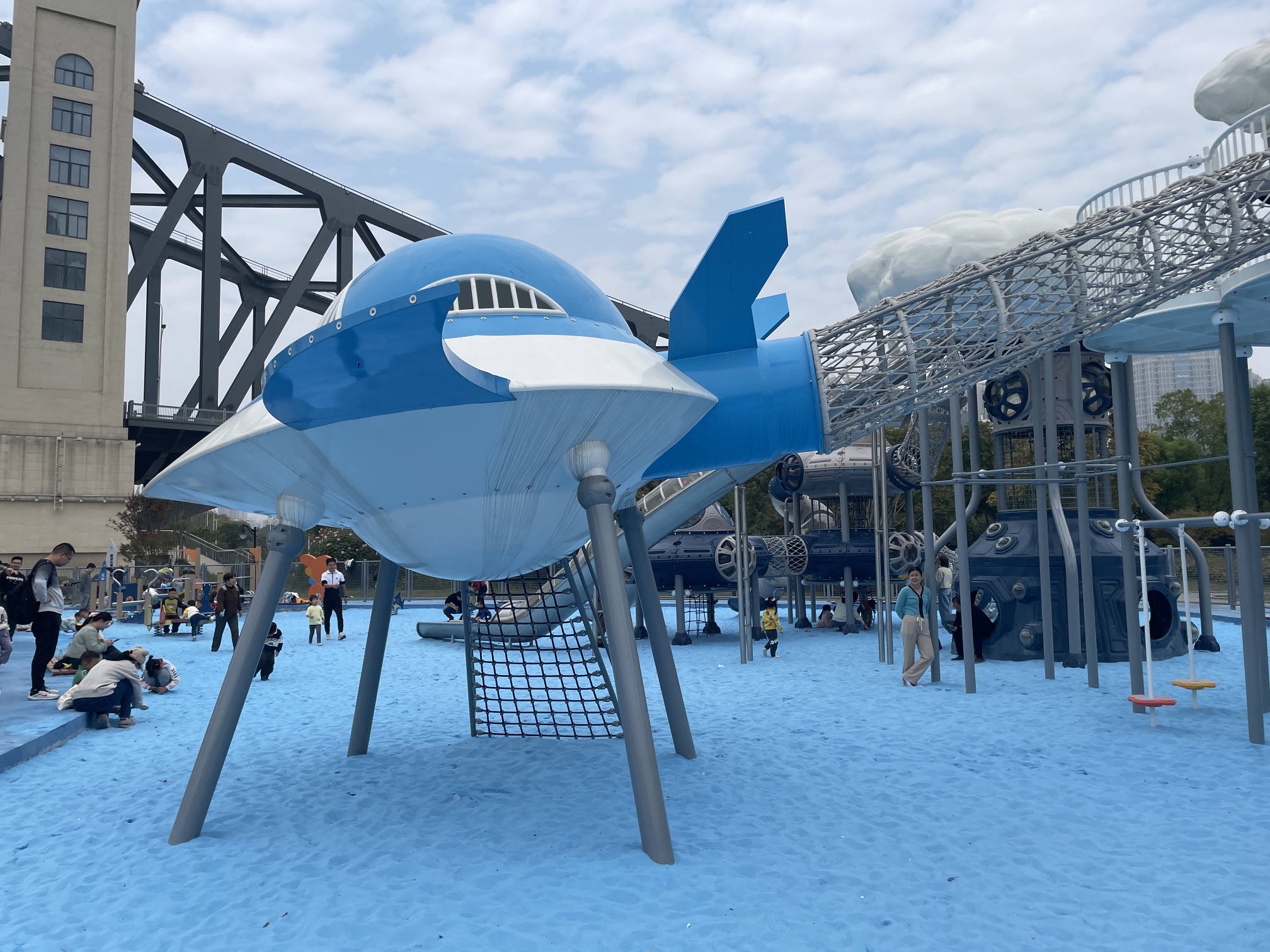 场地封面-星际乐园的探险之旅