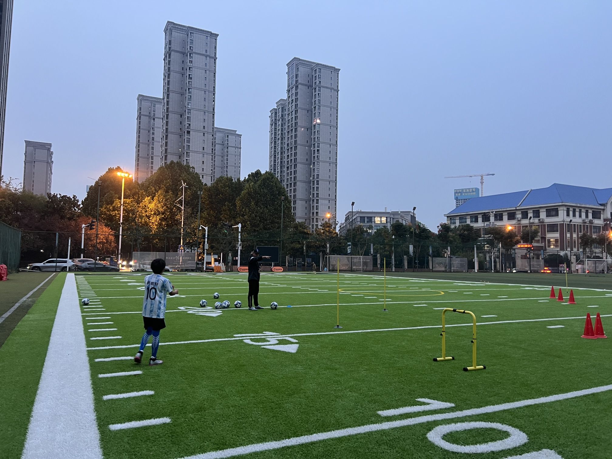 场地封面-超越足球俱乐部