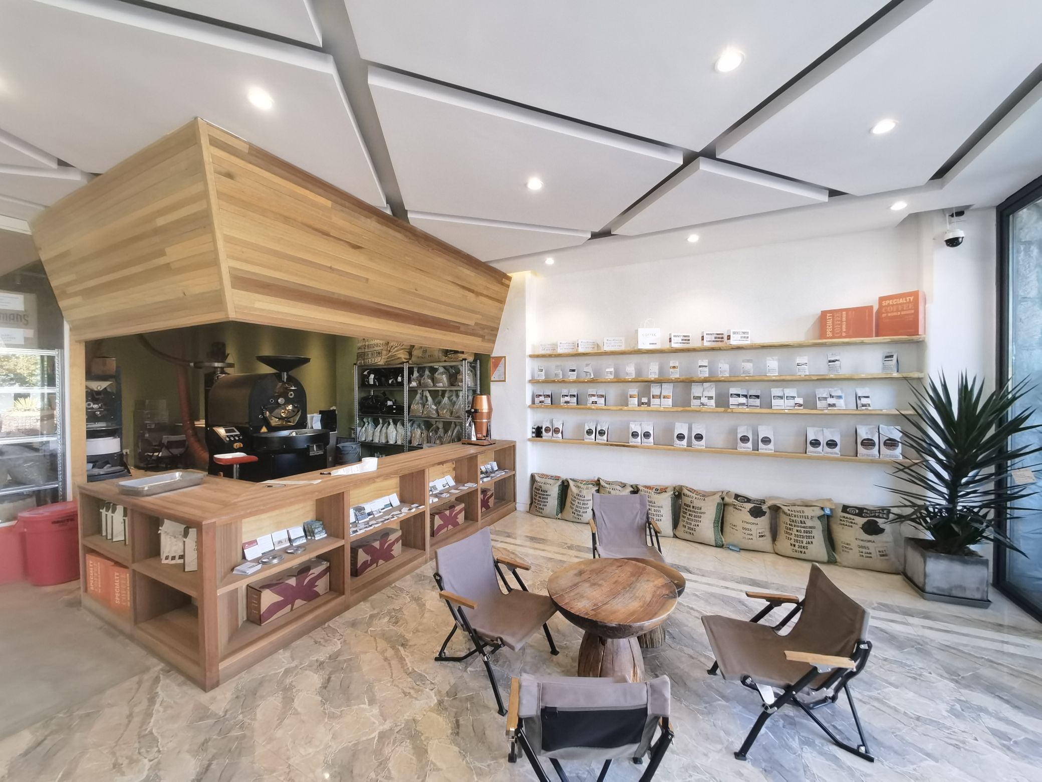 印象庄园Veltro灰猎犬精品咖啡烘焙(左岸高地店) · Dali