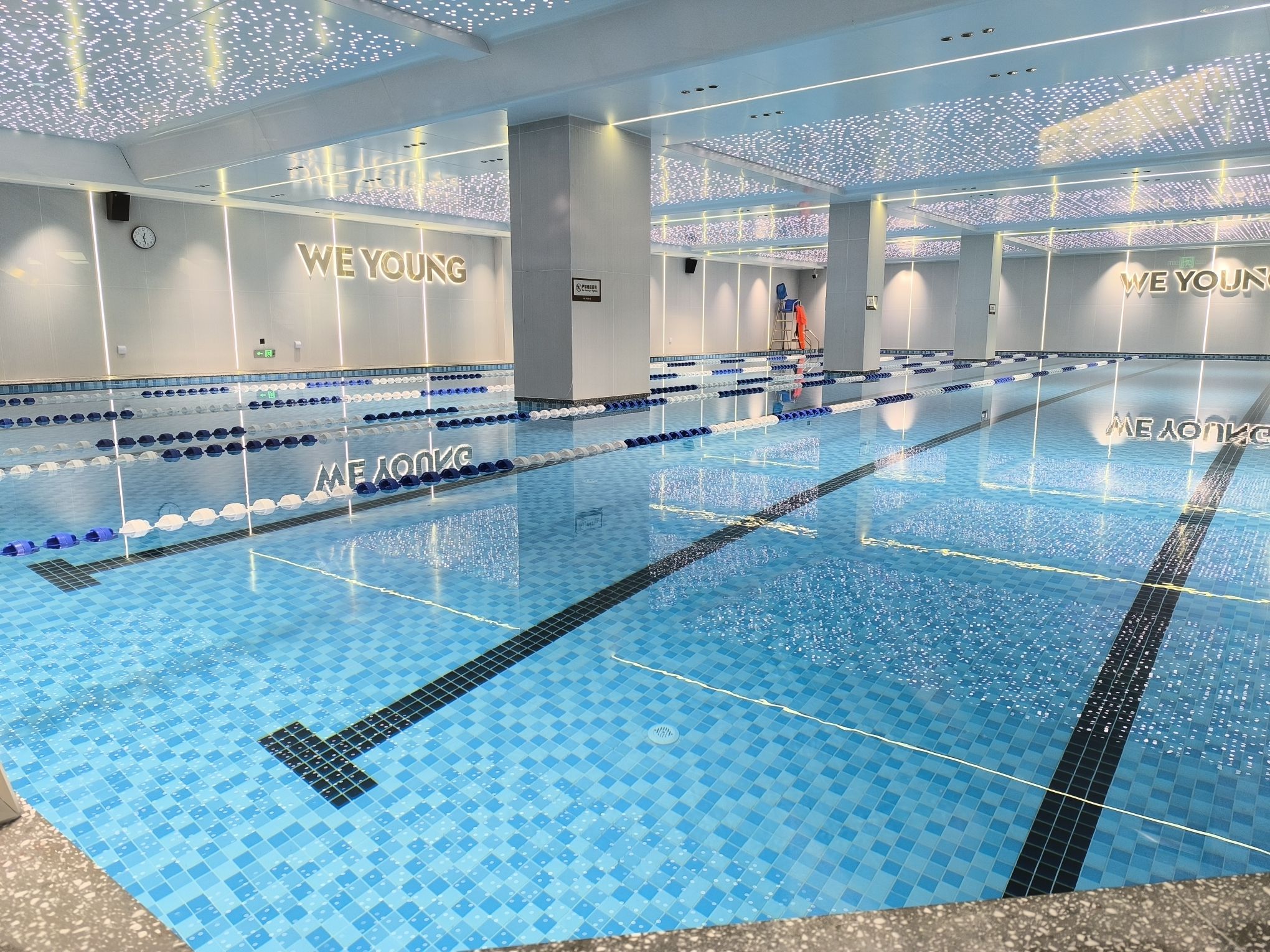 场地封面-WEYOUNG新维扬室内恒温游泳健身中心