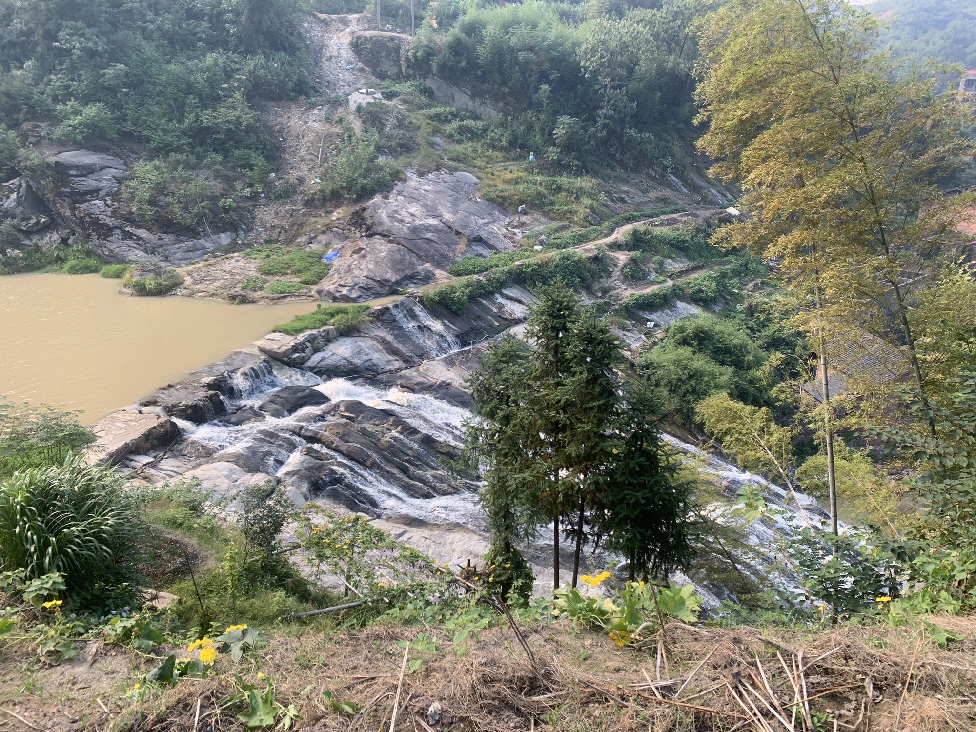 界牌镇龙头河瀑布旅行图片 1
