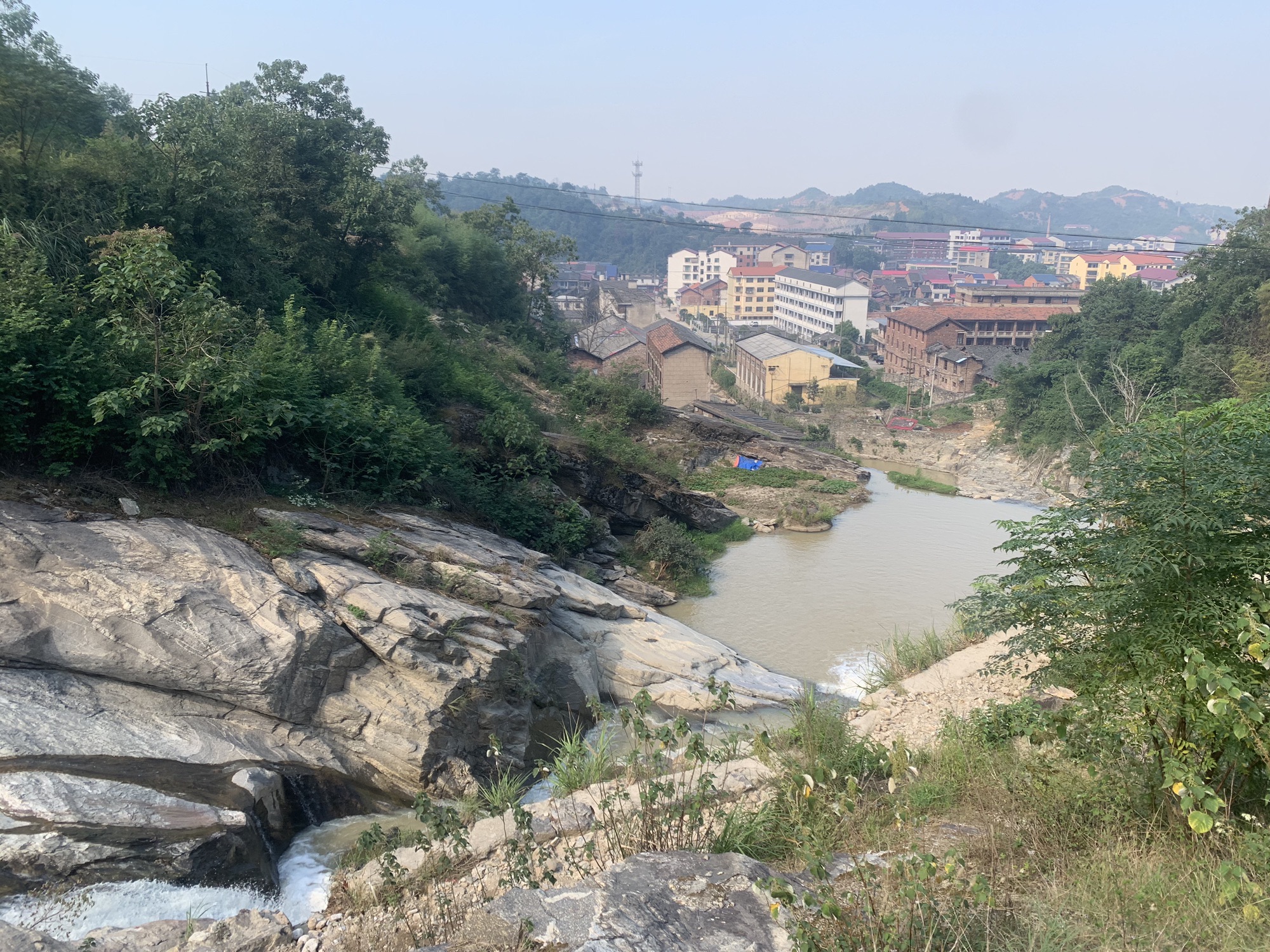 界牌镇龙头河瀑布旅行图片 2