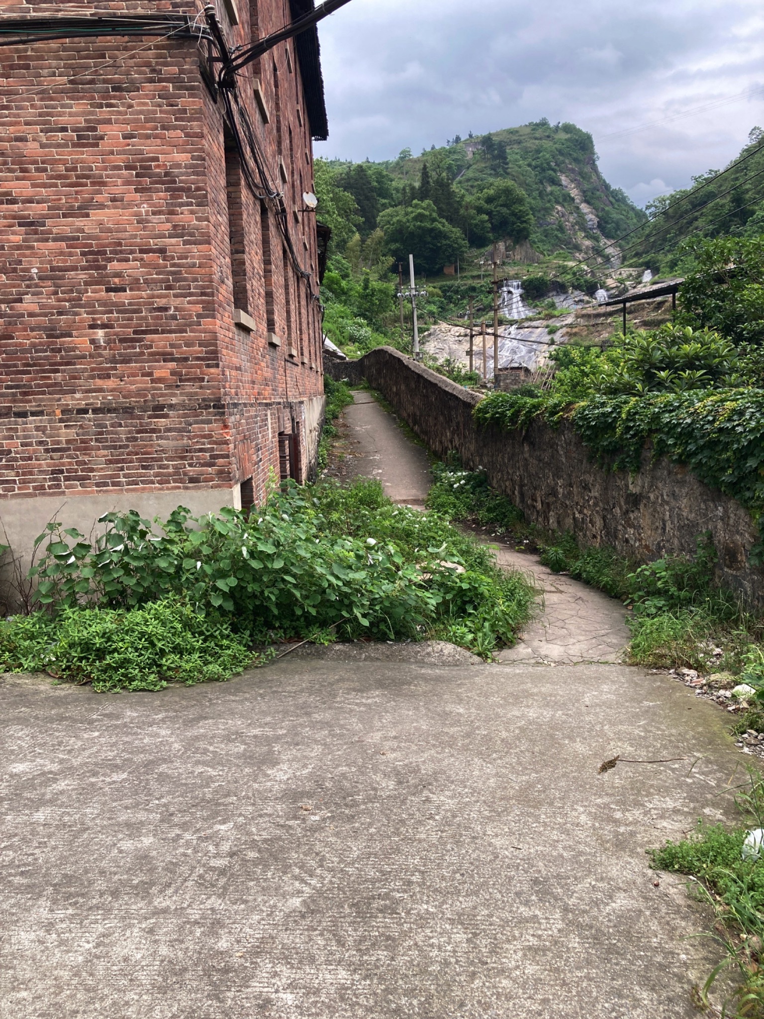 界牌镇龙头河瀑布旅行图片 3