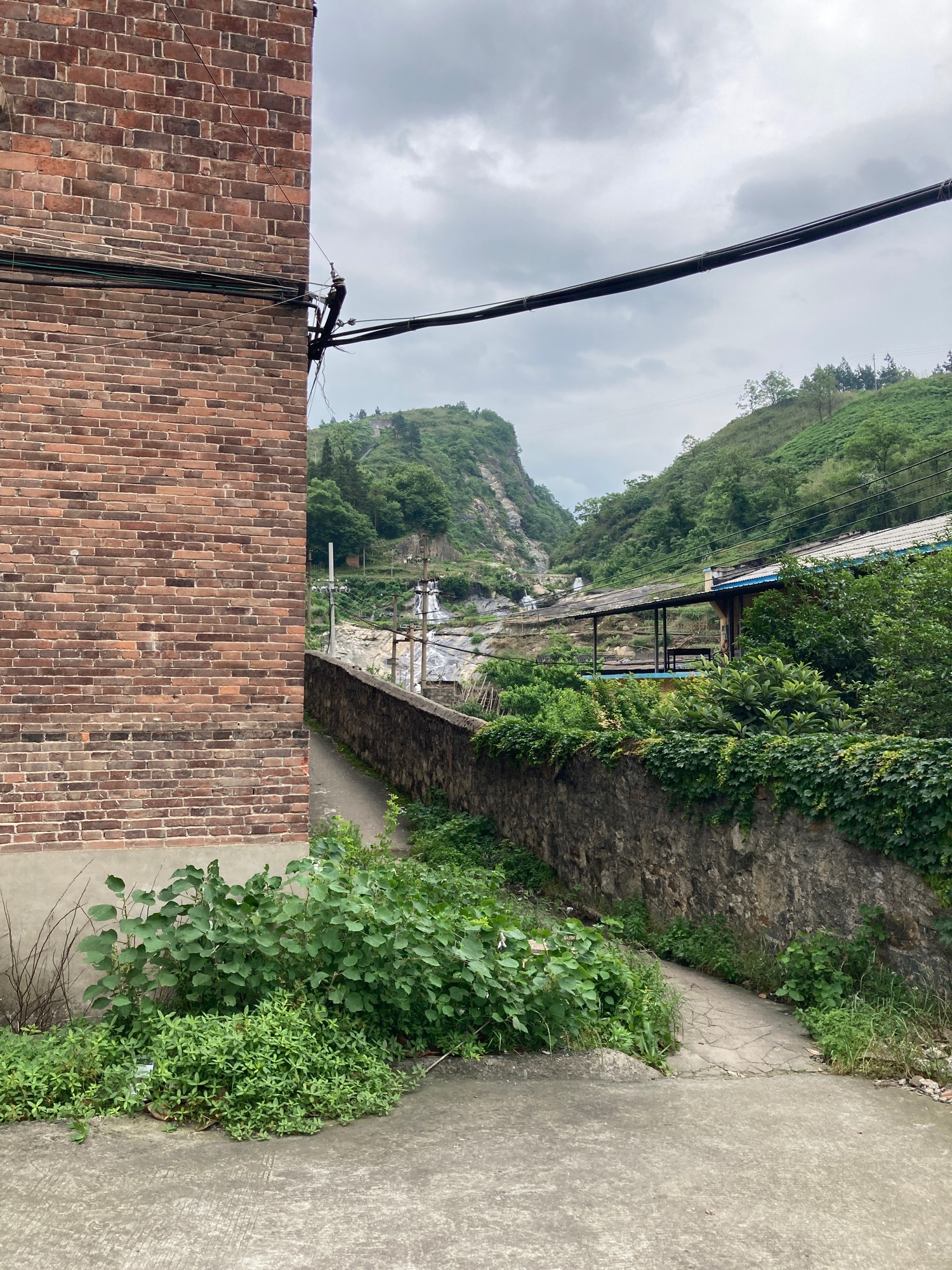 界牌镇龙头河瀑布旅行图片 1
