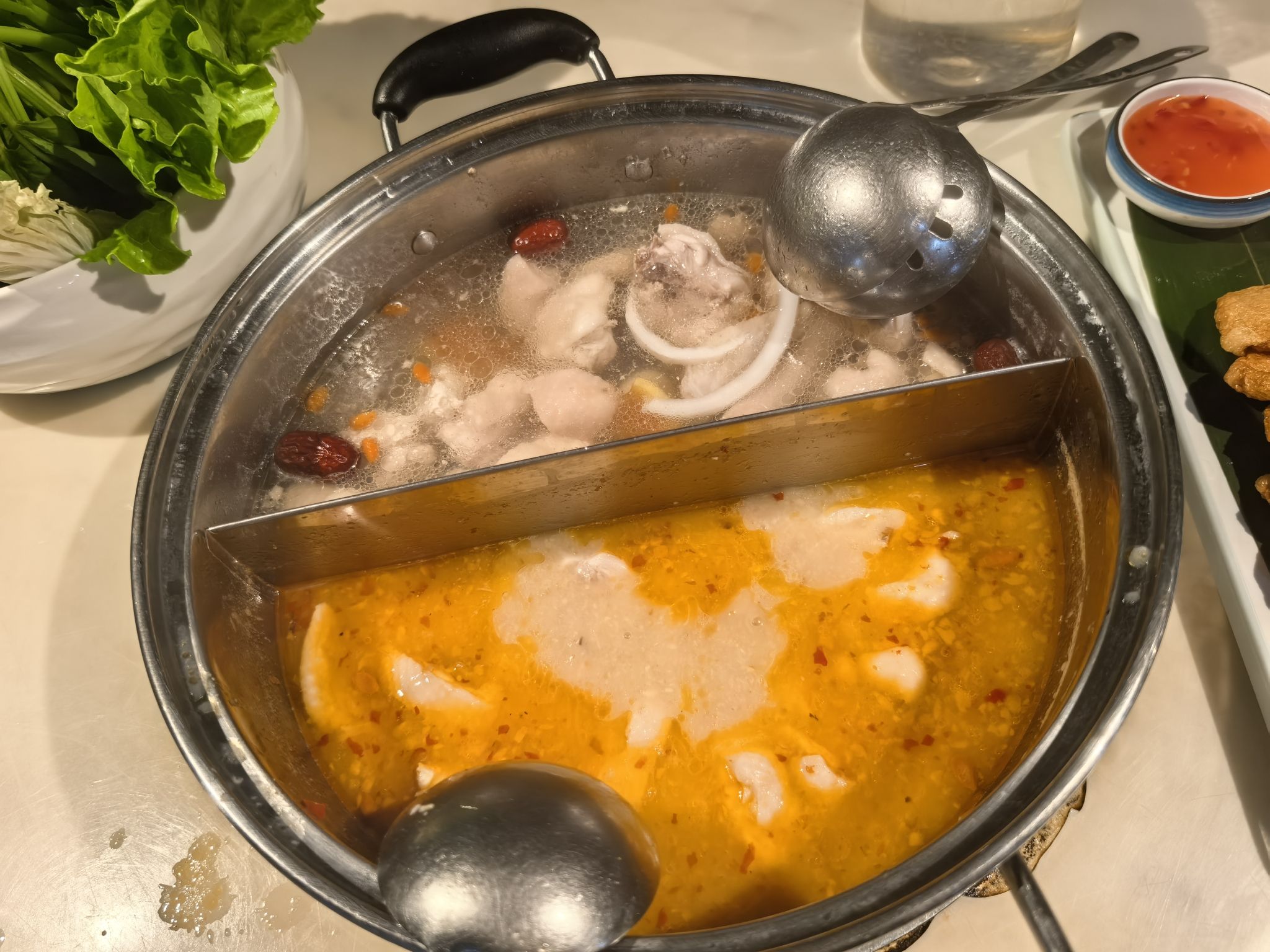 周周椰子鸡·糟粕醋海鲜火锅(亚龙湾森林公园店)