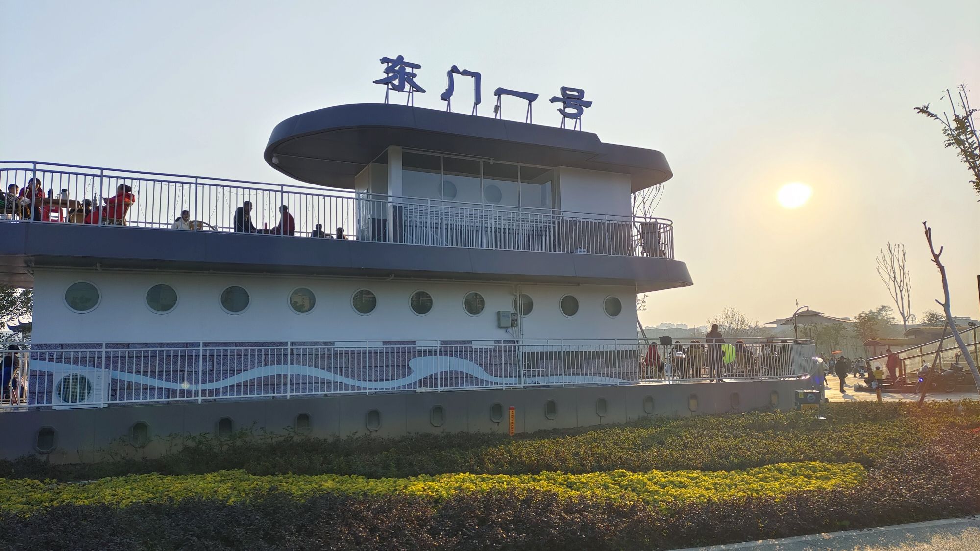 东门广场旅行图片 1