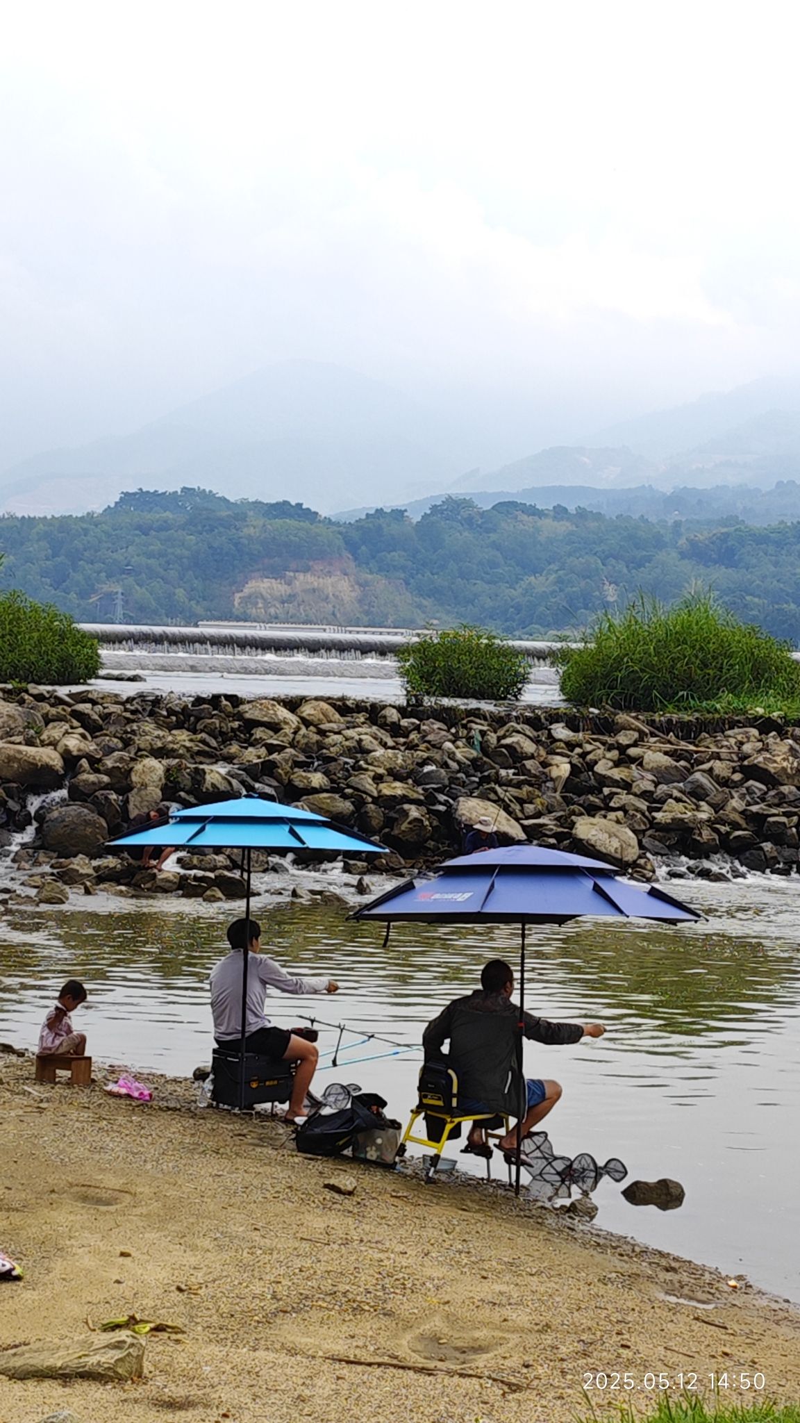 大盈江橡胶坝海滩