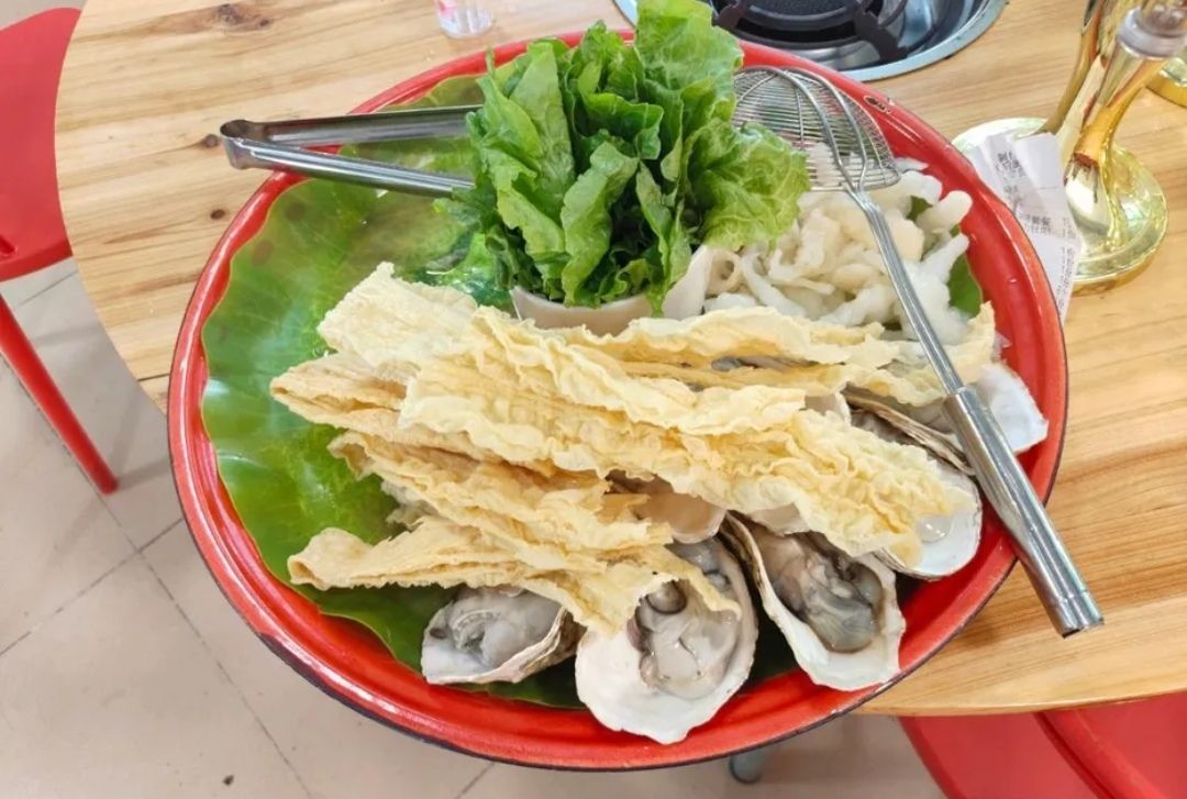 滋味鲜甲鱼鸡子牛鞭煲