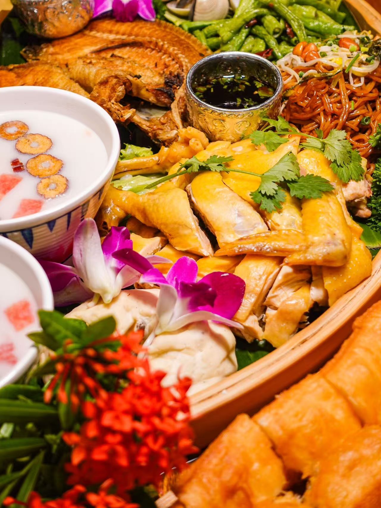 靓靓香草鸭·糟粕醋簸箕饭海南大排档(大东海店)