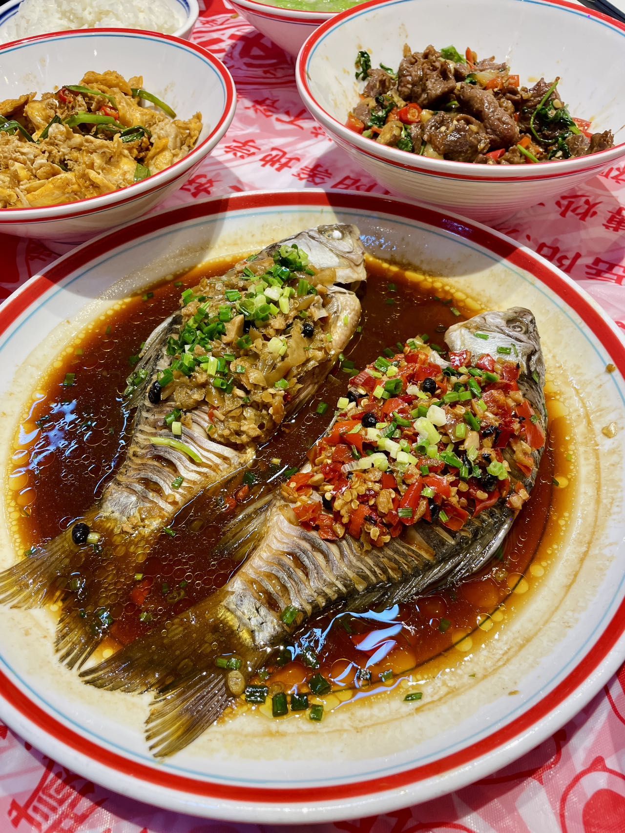 廖哥土鲫鱼下饭菜(友谊国贸城店)