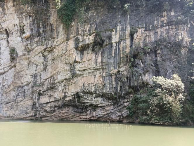 通透岩旅行图片 1